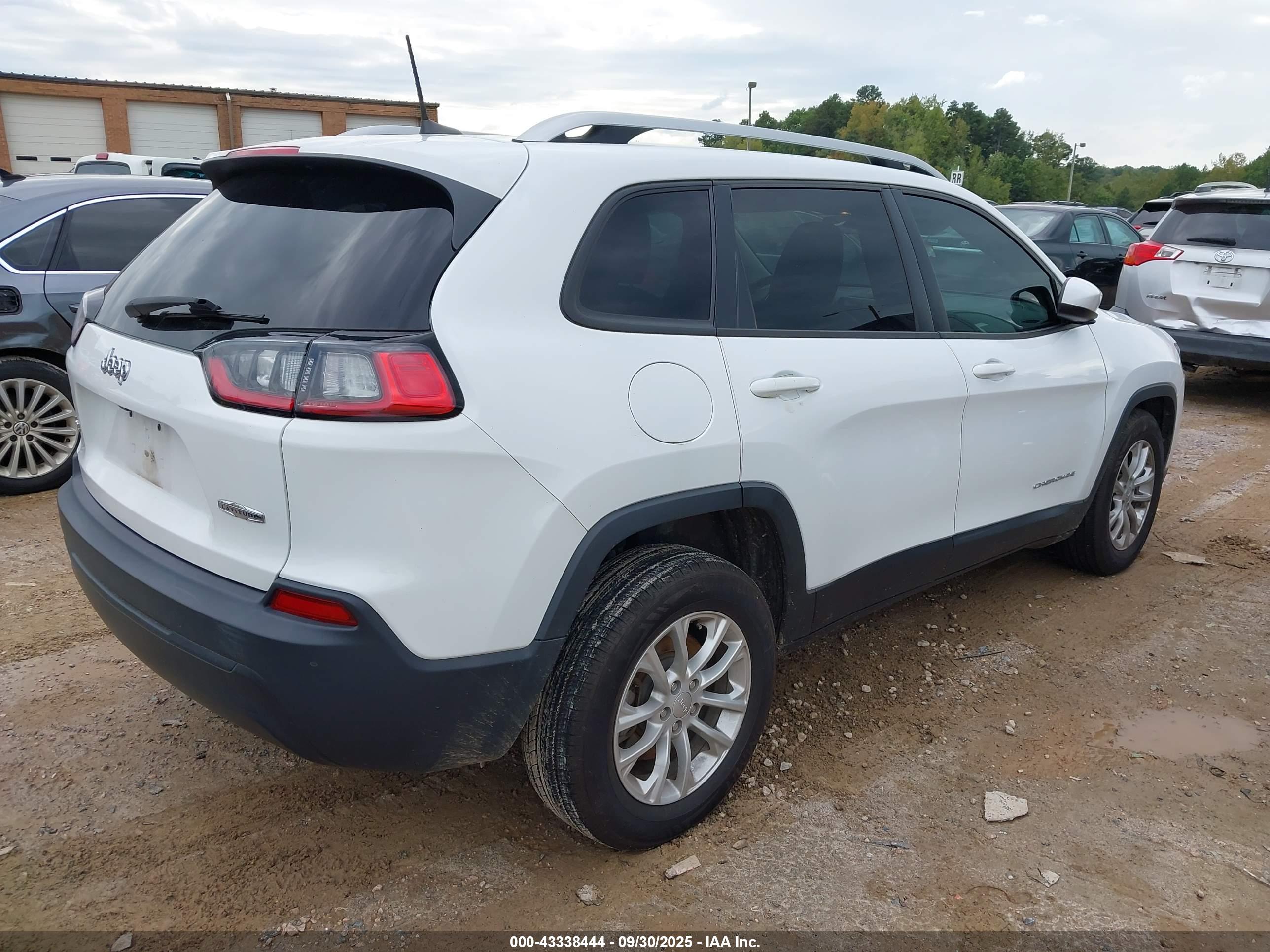 JEEP CHEROKEE image 4