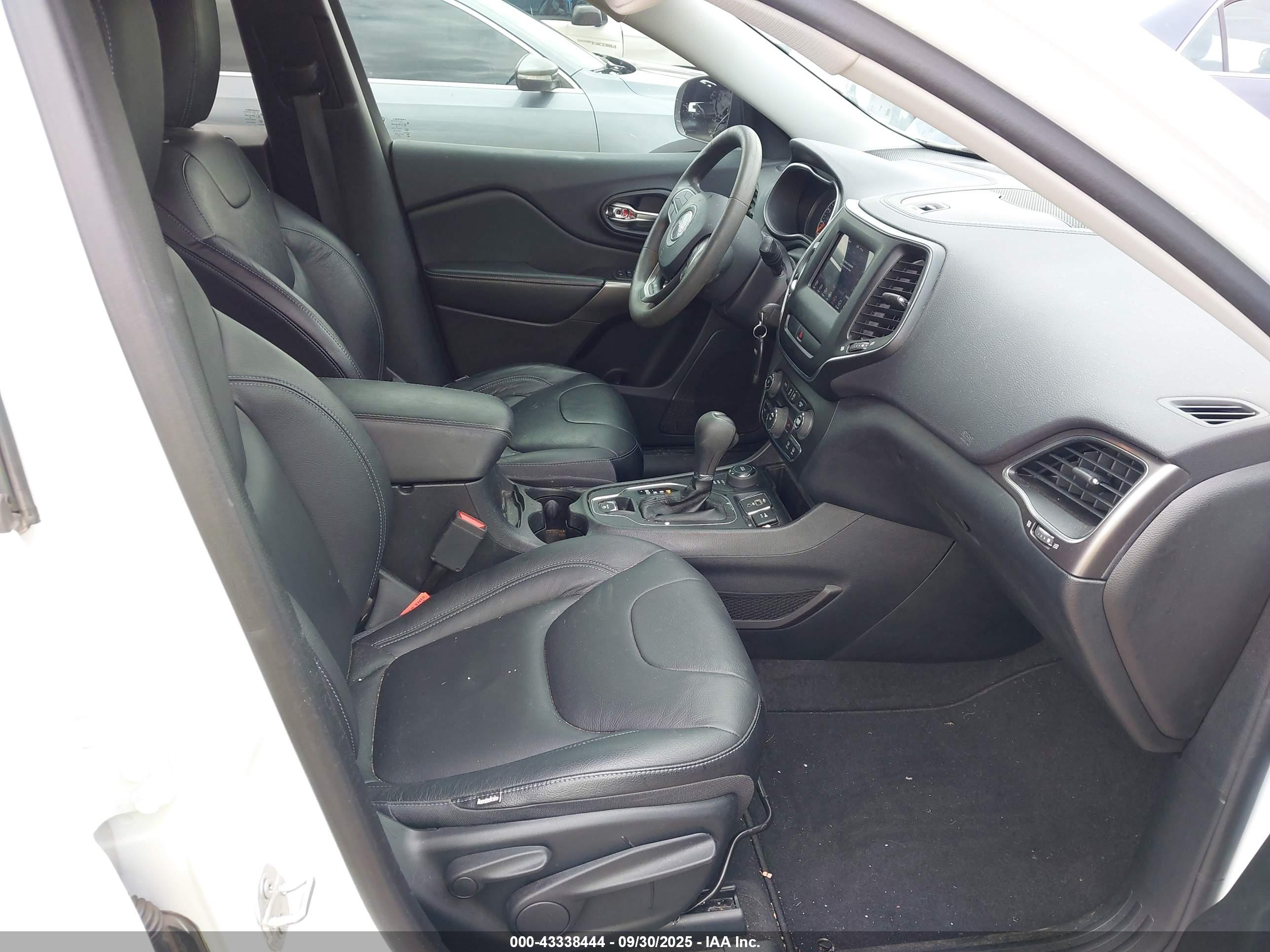 JEEP CHEROKEE image 5