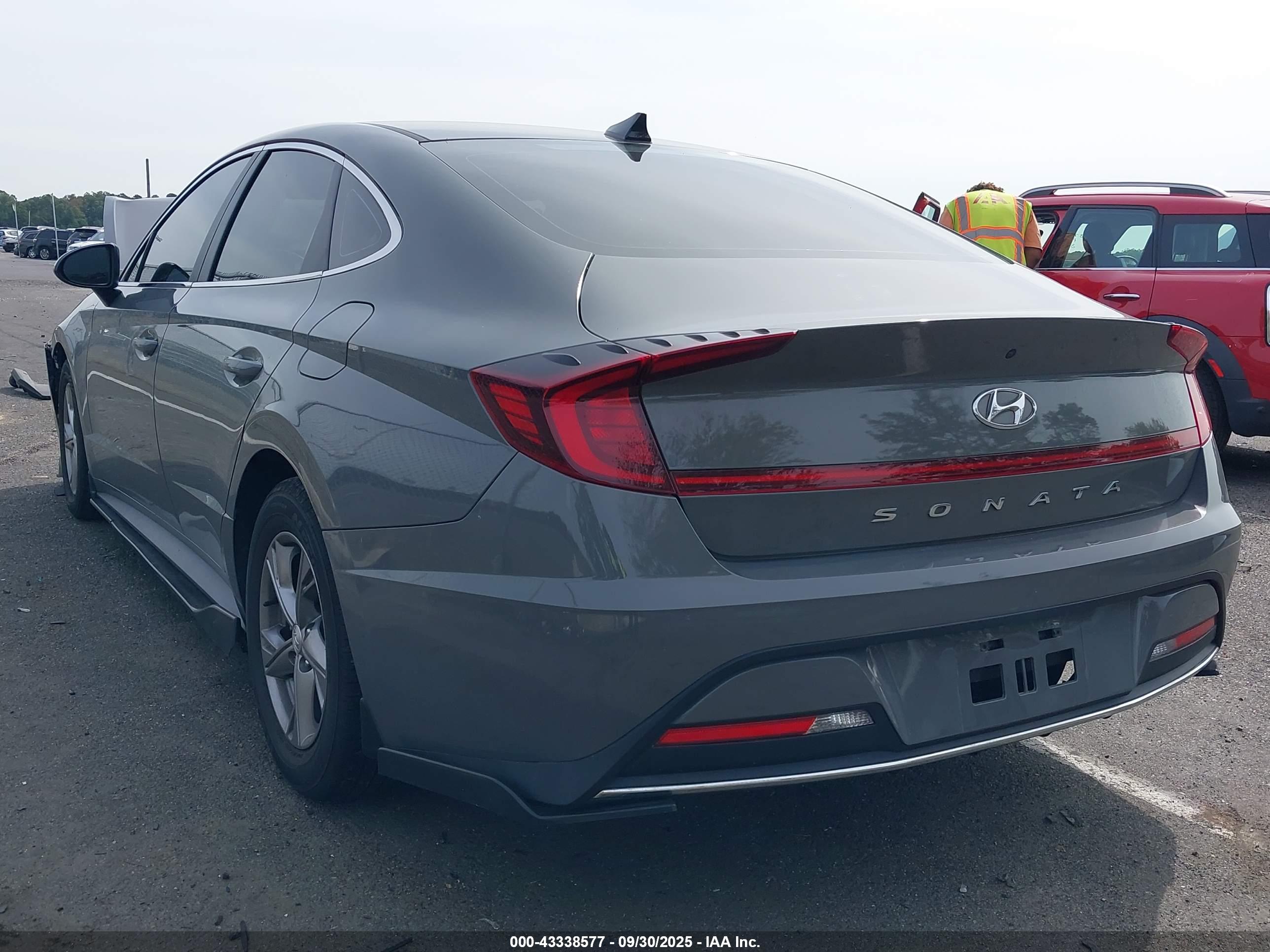HYUNDAI SONATA image 3