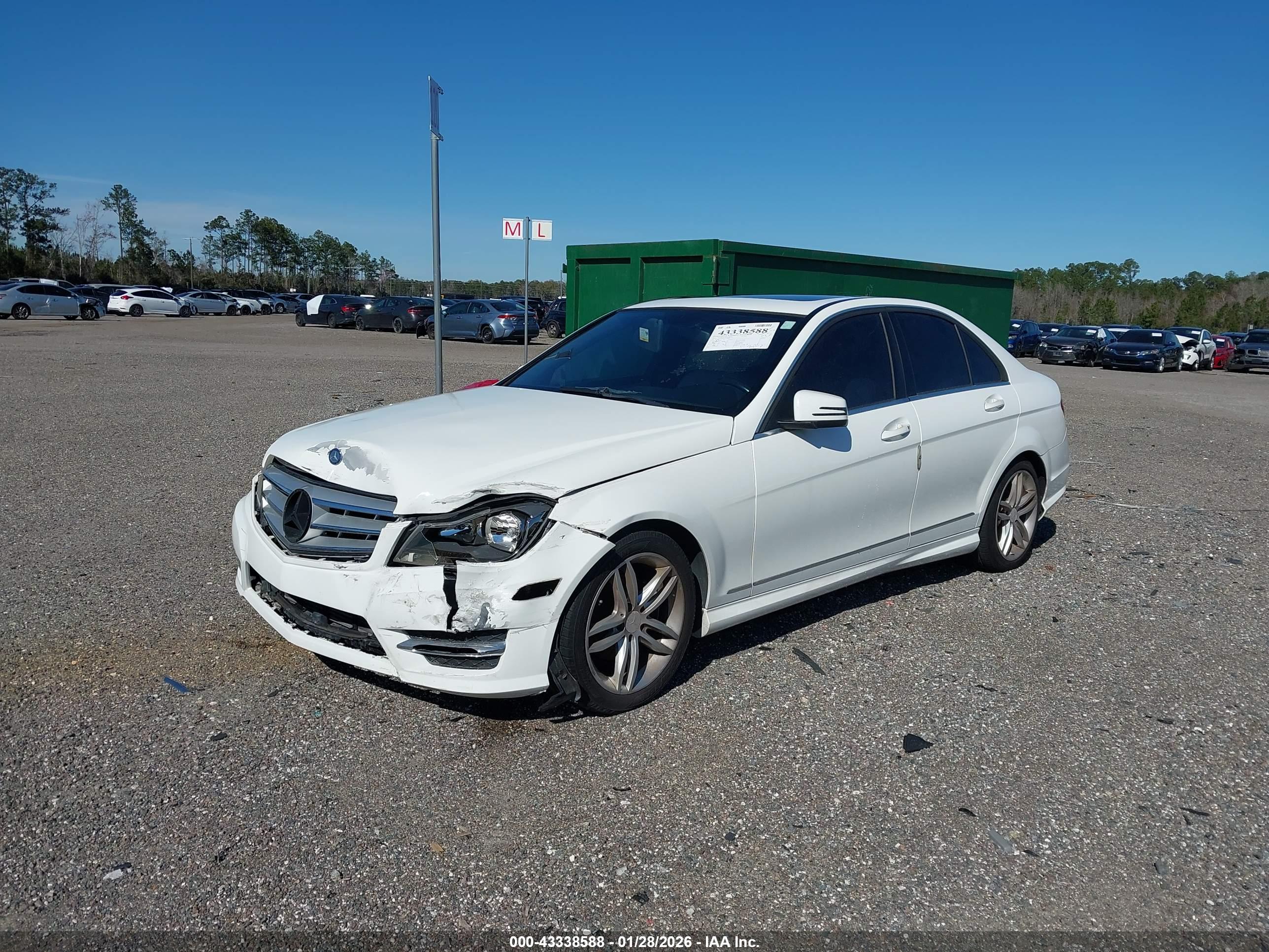 MERCEDES-BENZ C image 2