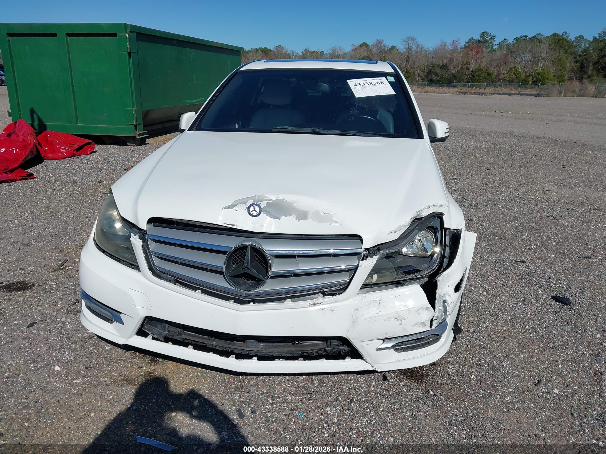 MERCEDES-BENZ C image 6