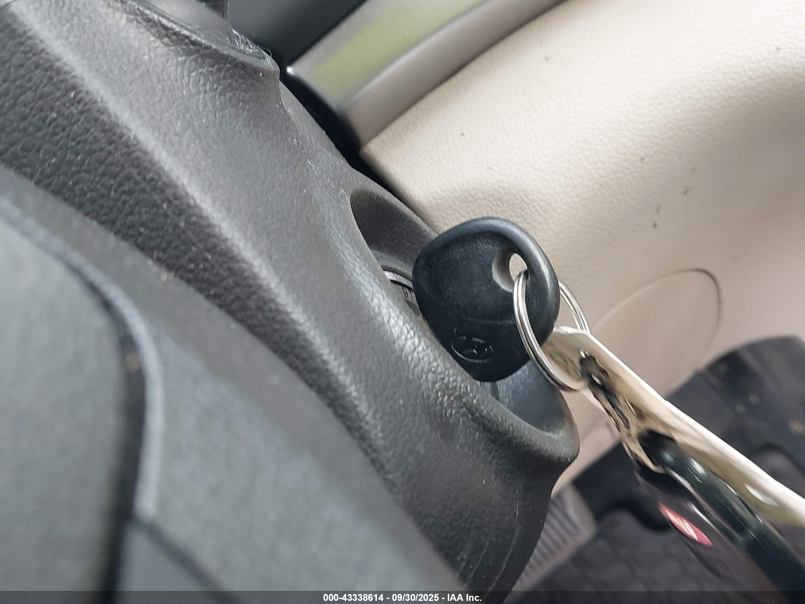 HYUNDAI ELANTRA image 11