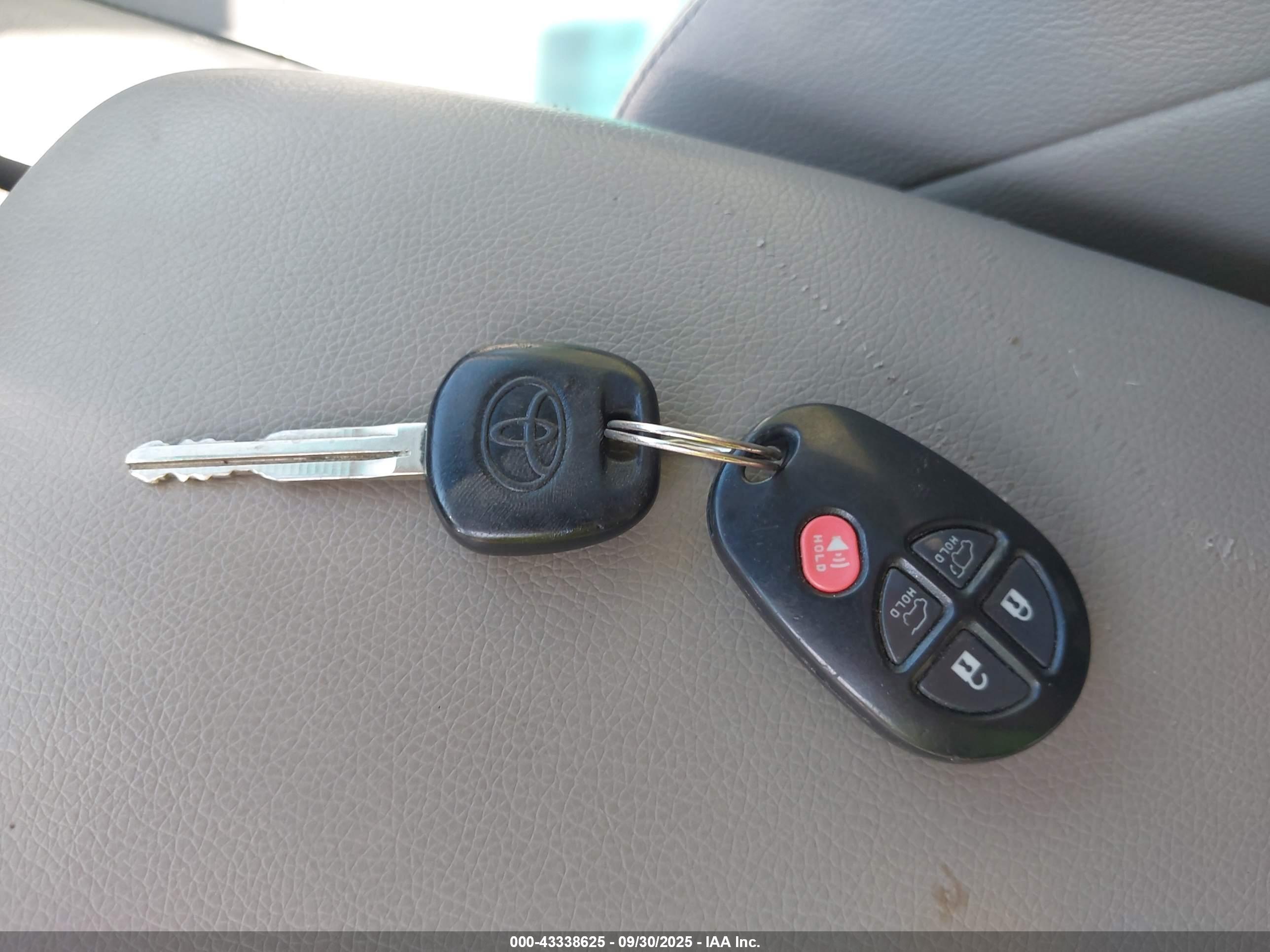 TOYOTA HIGHLANDER image 11