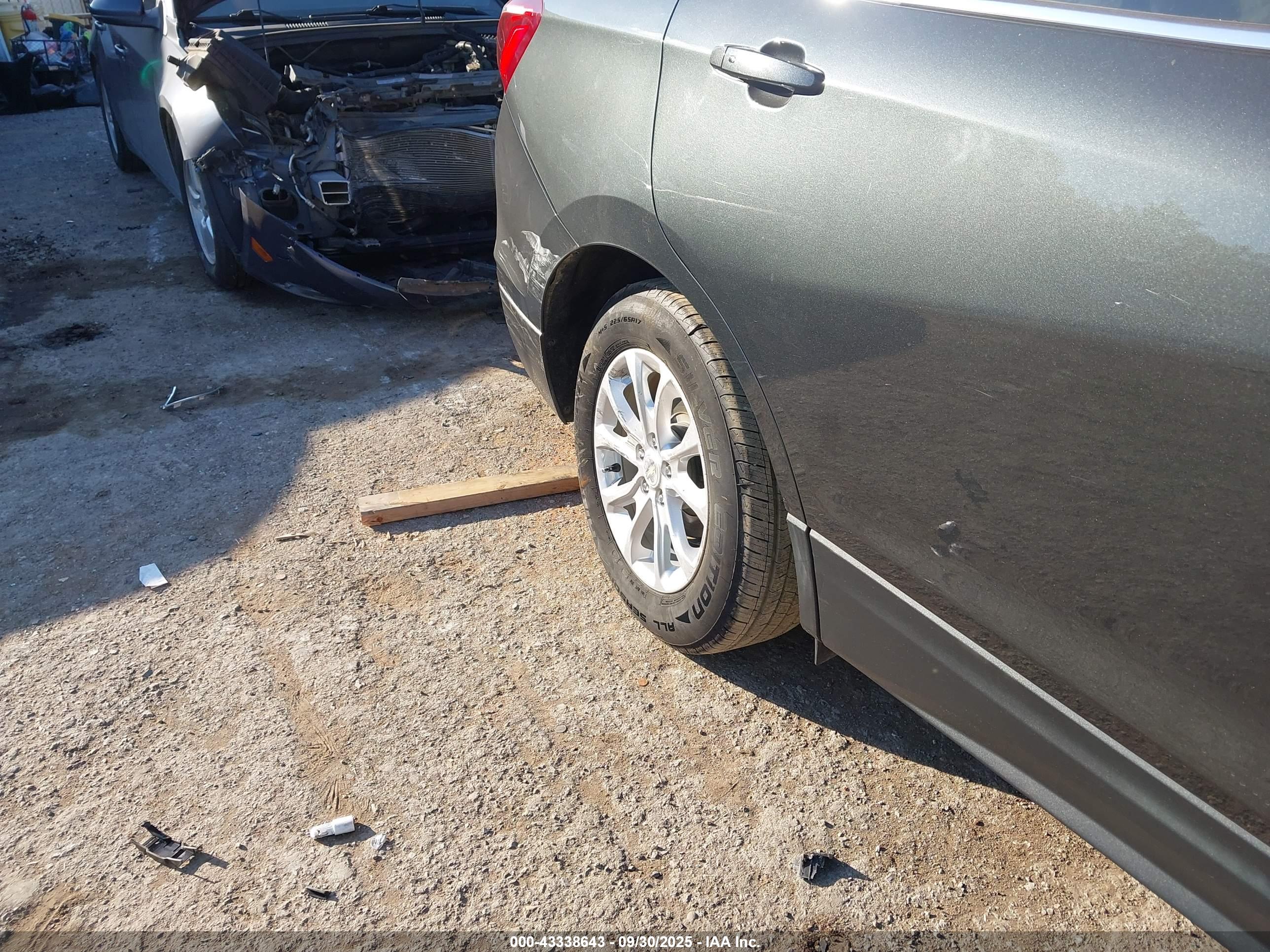 CHEVROLET EQUINOX image 6