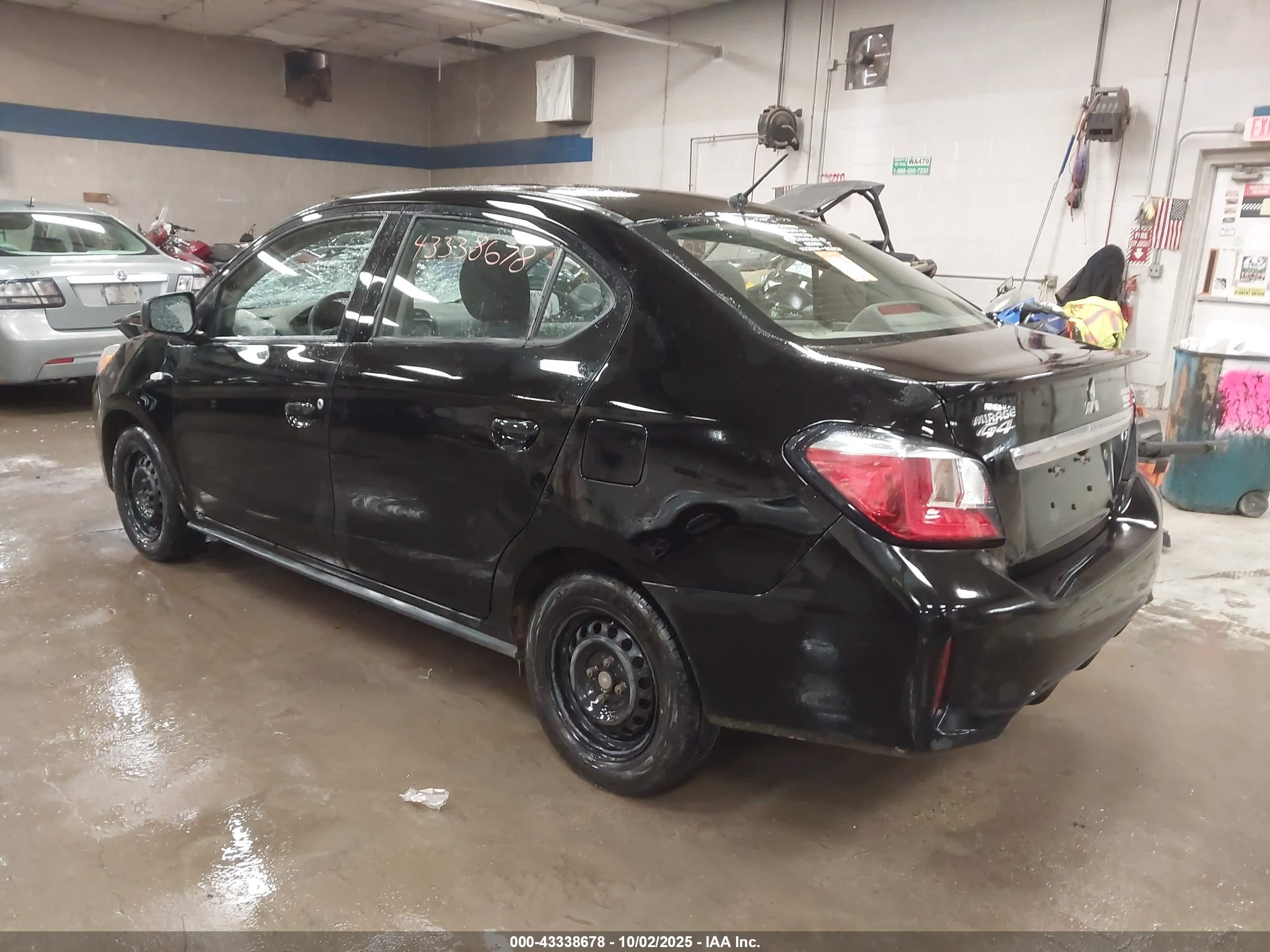 MITSUBISHI MIRAGE image 3