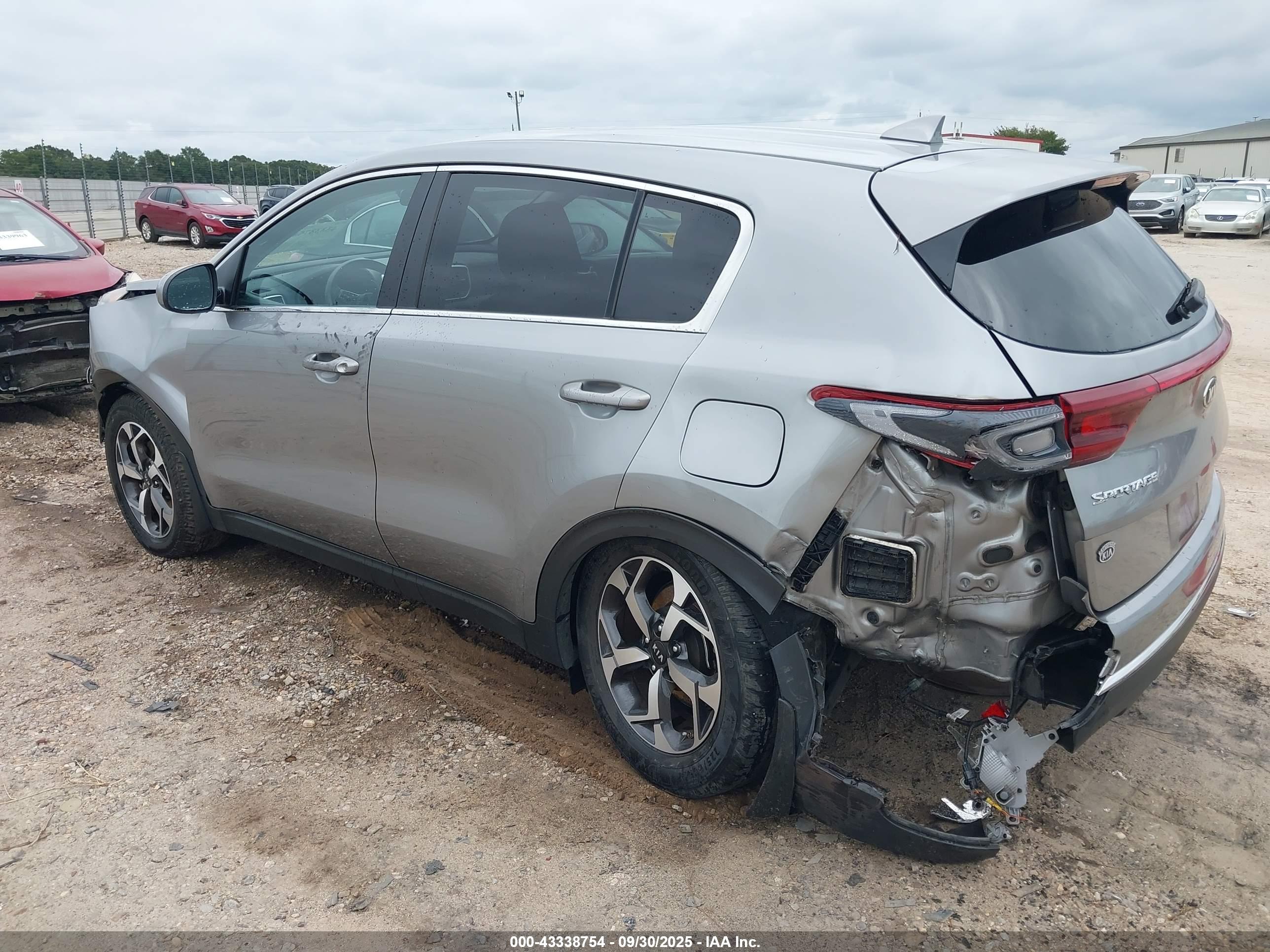 KIA SPORTAGE image 3