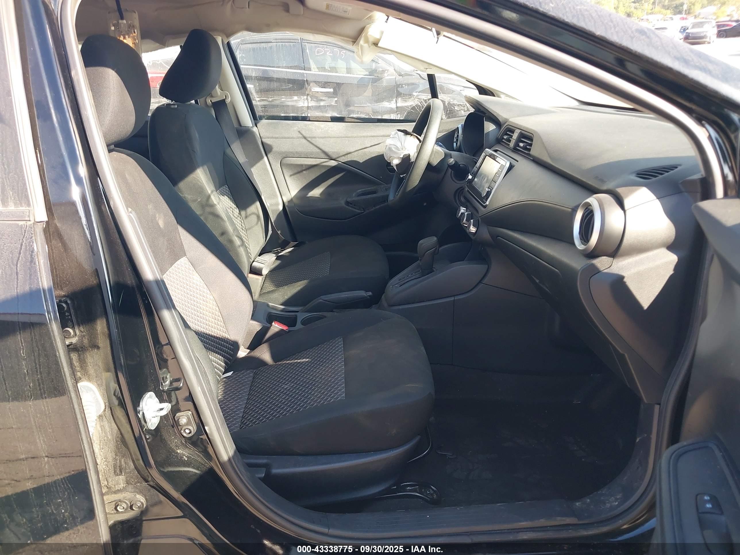 NISSAN VERSA image 5
