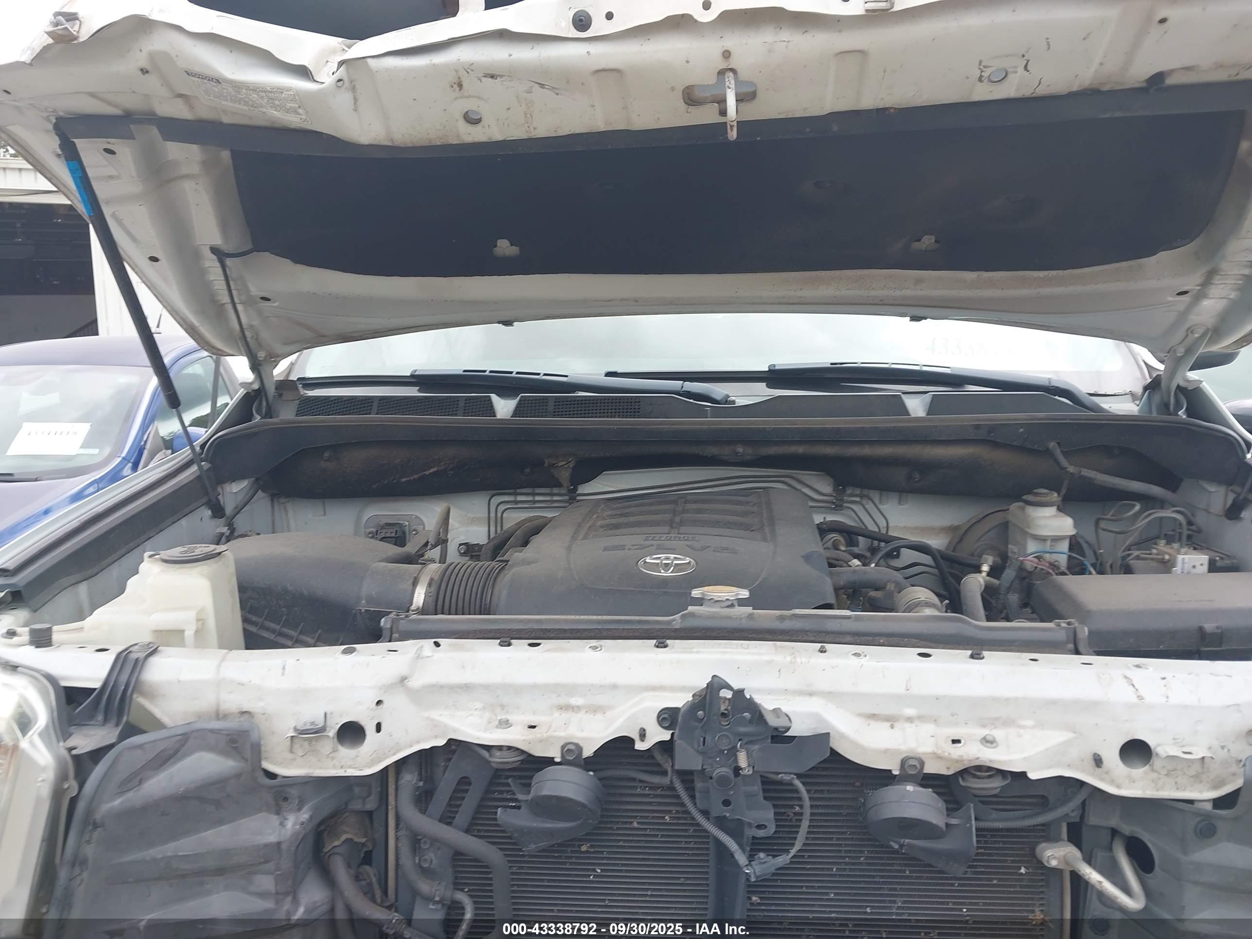 TOYOTA TUNDRA image 10