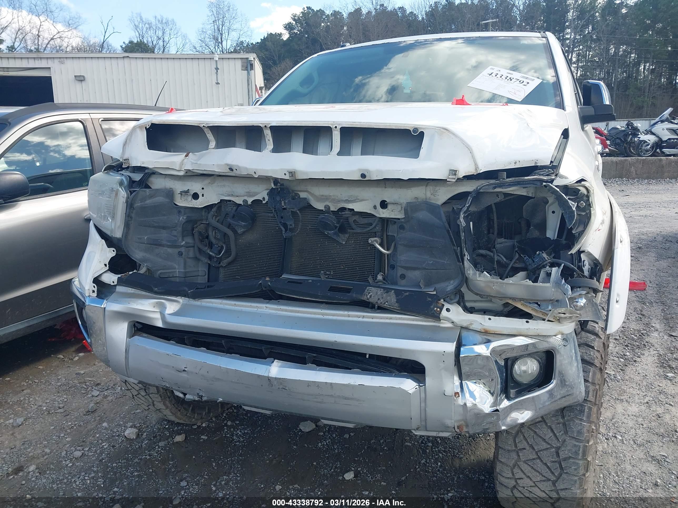 TOYOTA TUNDRA image 6