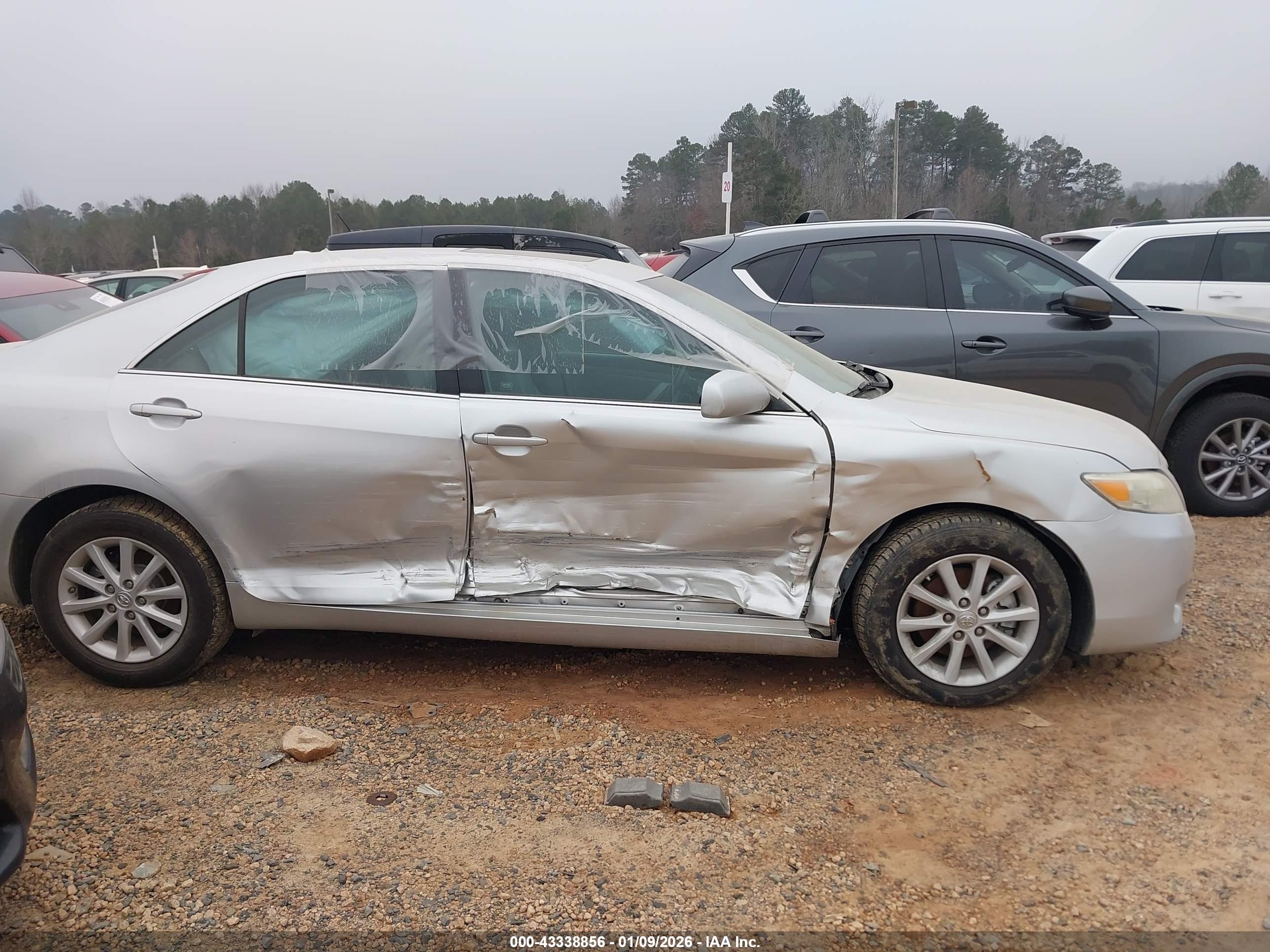 TOYOTA CAMRY image 6