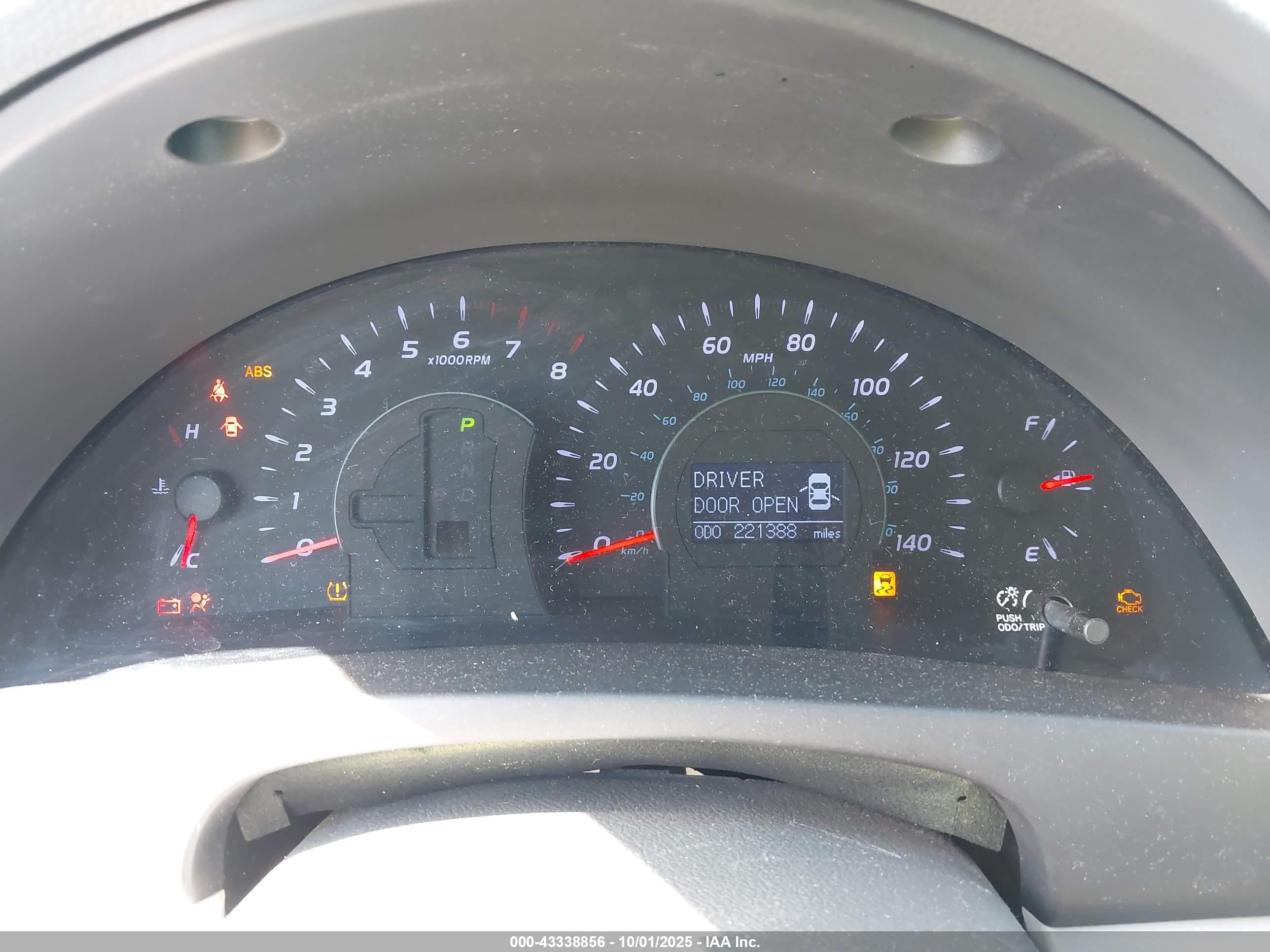 TOYOTA CAMRY image 7