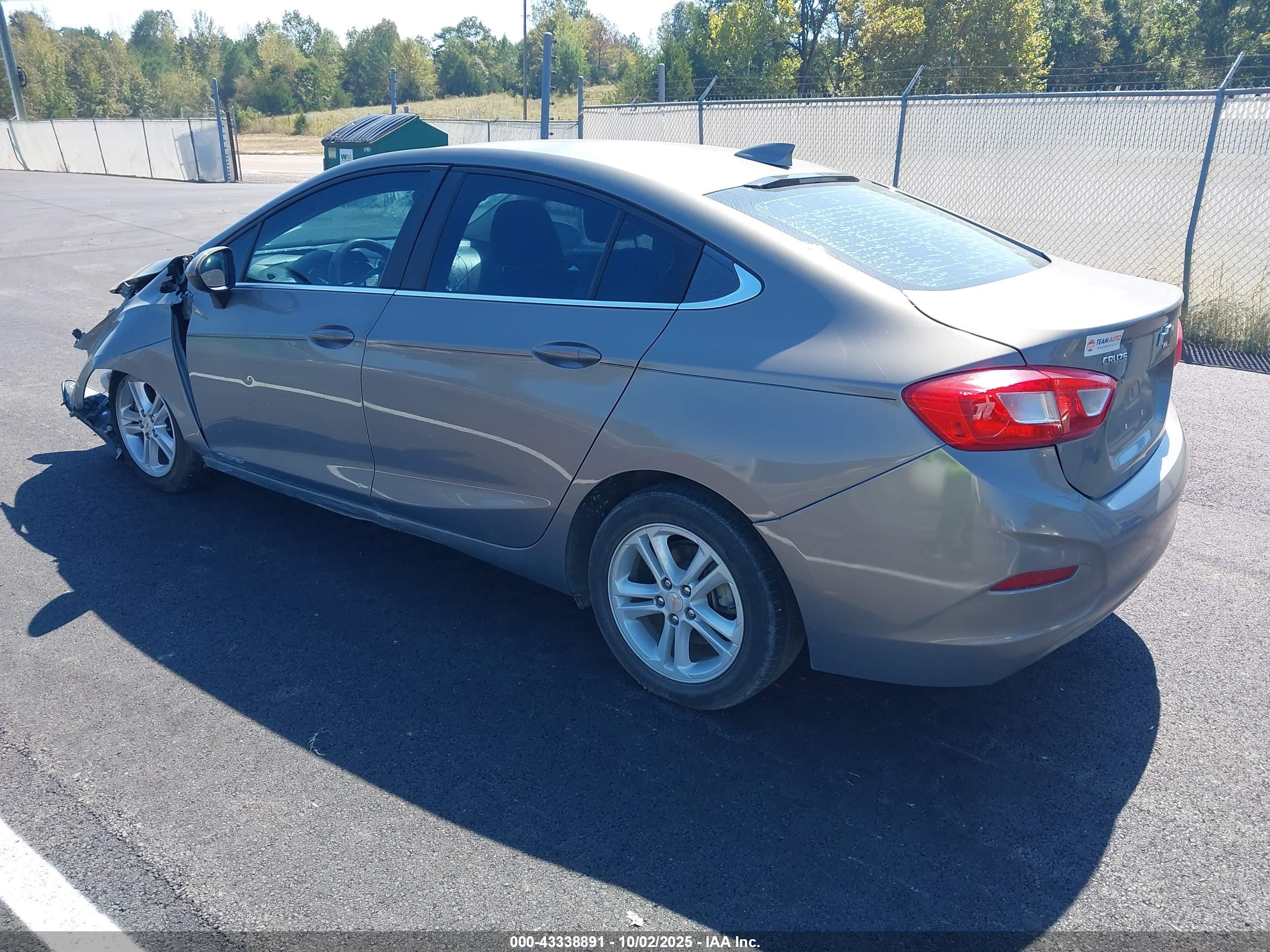 CHEVROLET CRUZE image 3