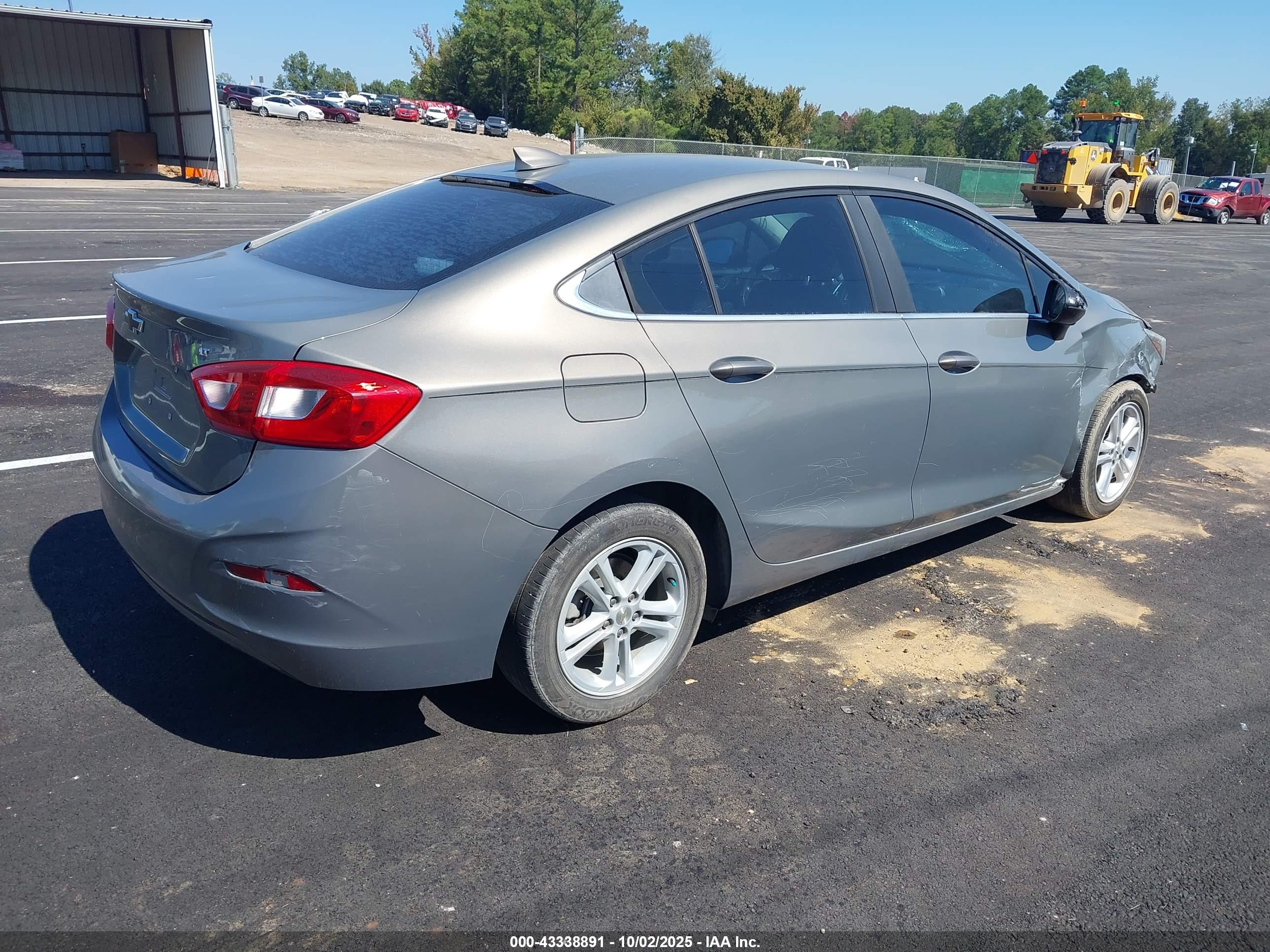 CHEVROLET CRUZE image 4