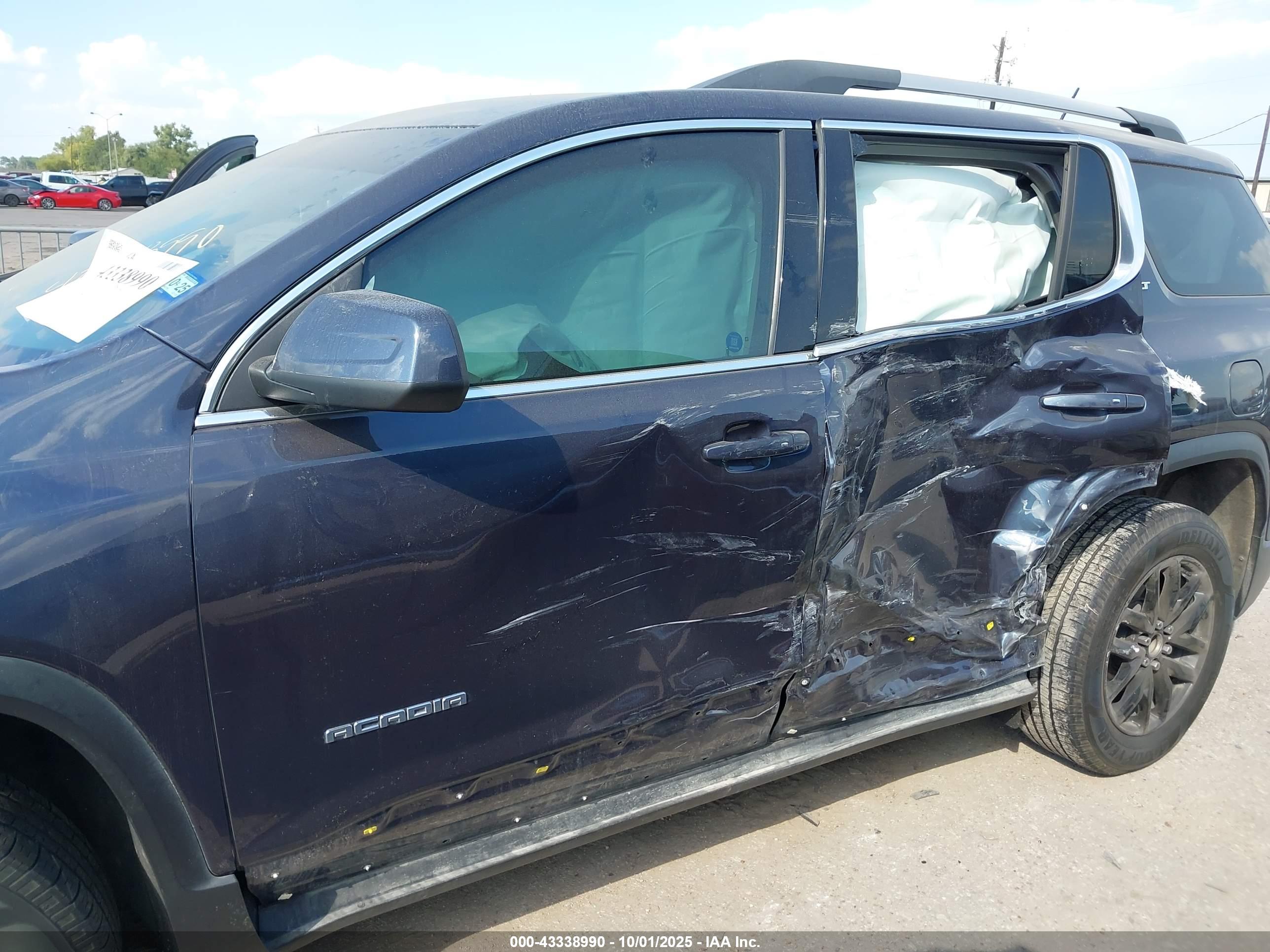 GMC ACADIA image 6