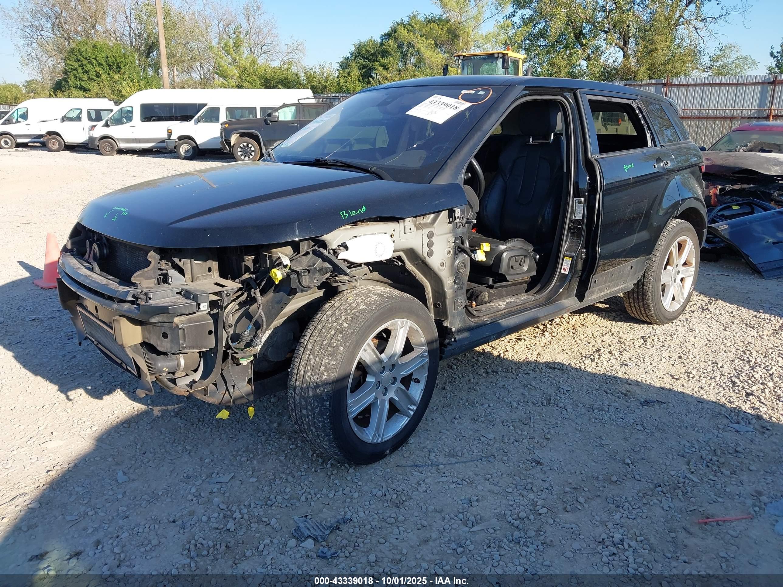 LAND ROVER image 2