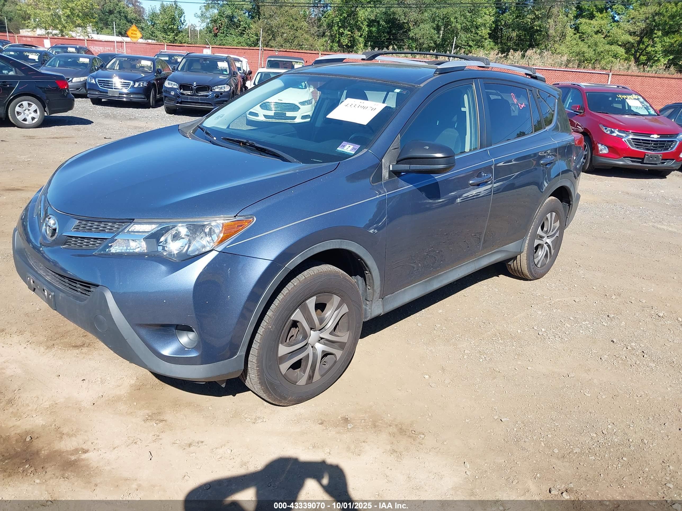 TOYOTA RAV4 image 2
