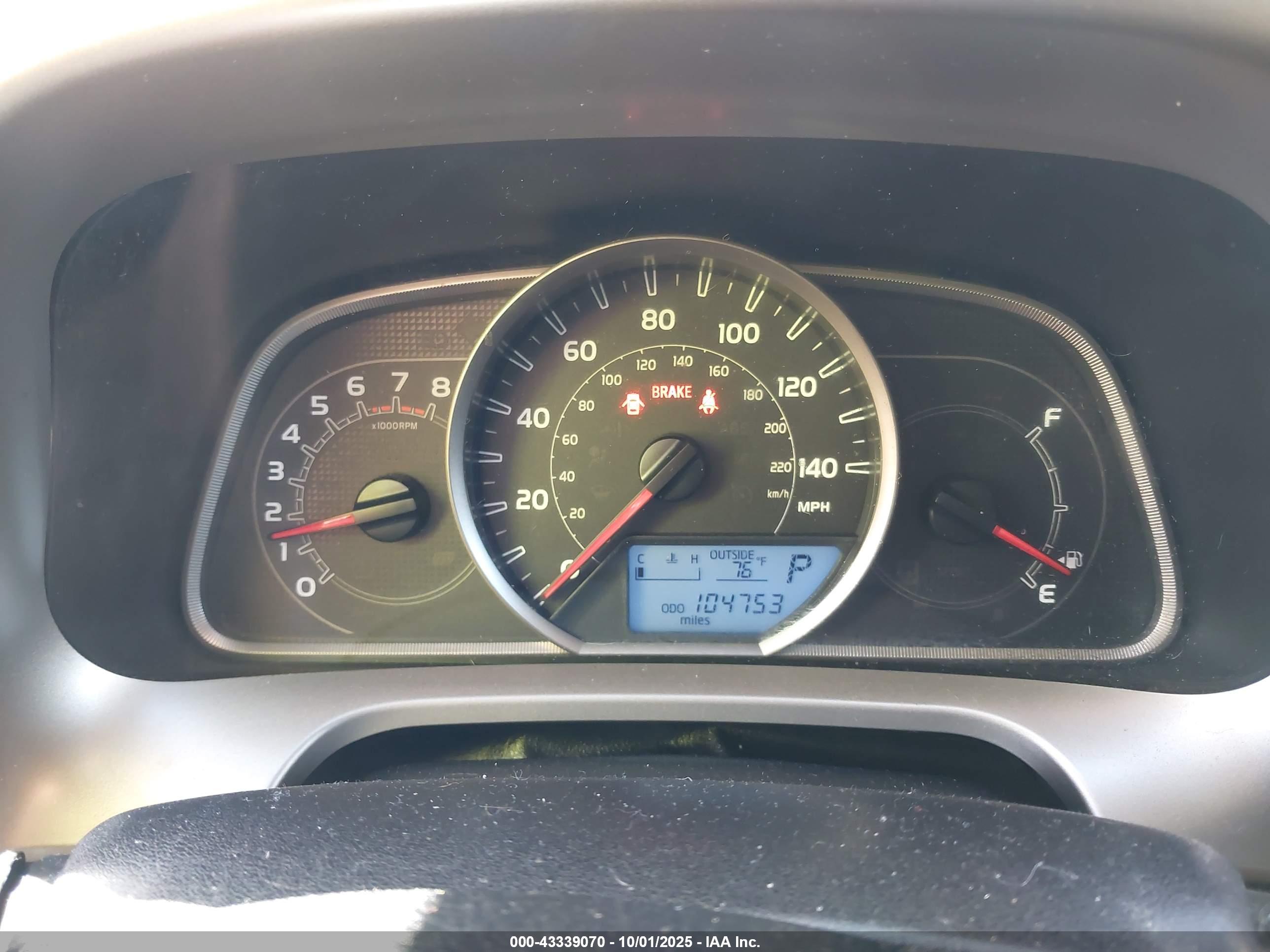 TOYOTA RAV4 image 7