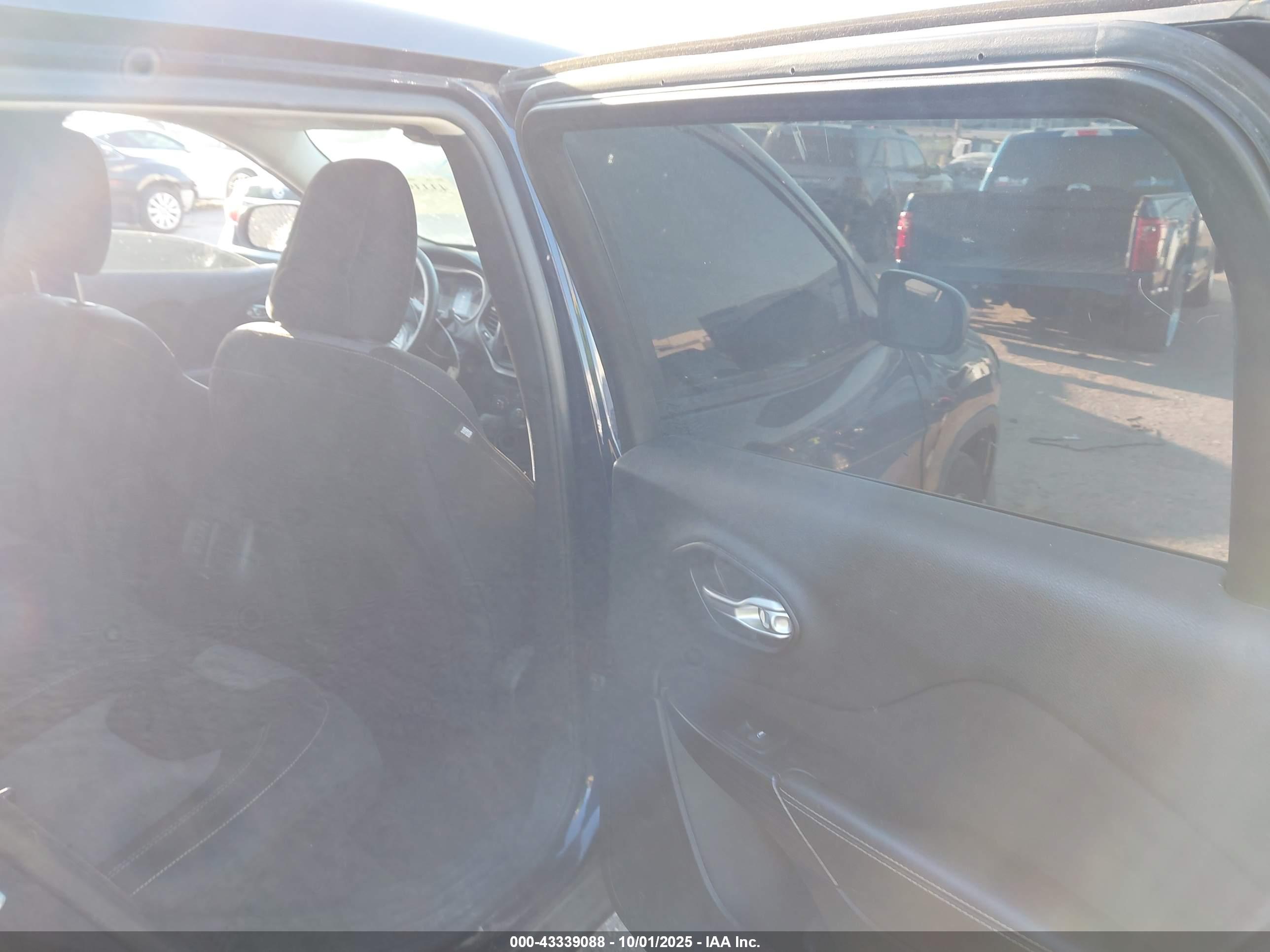 JEEP CHEROKEE image 8