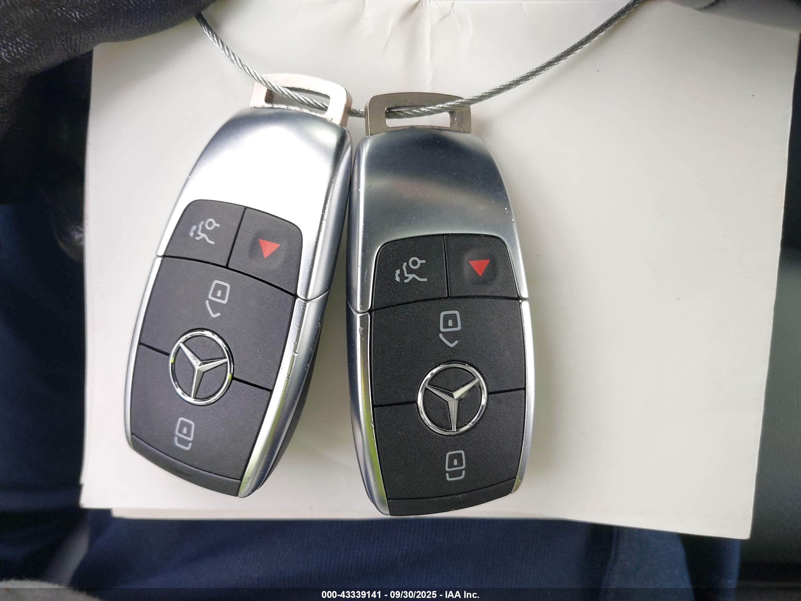 MERCEDES-BENZ GLB image 11