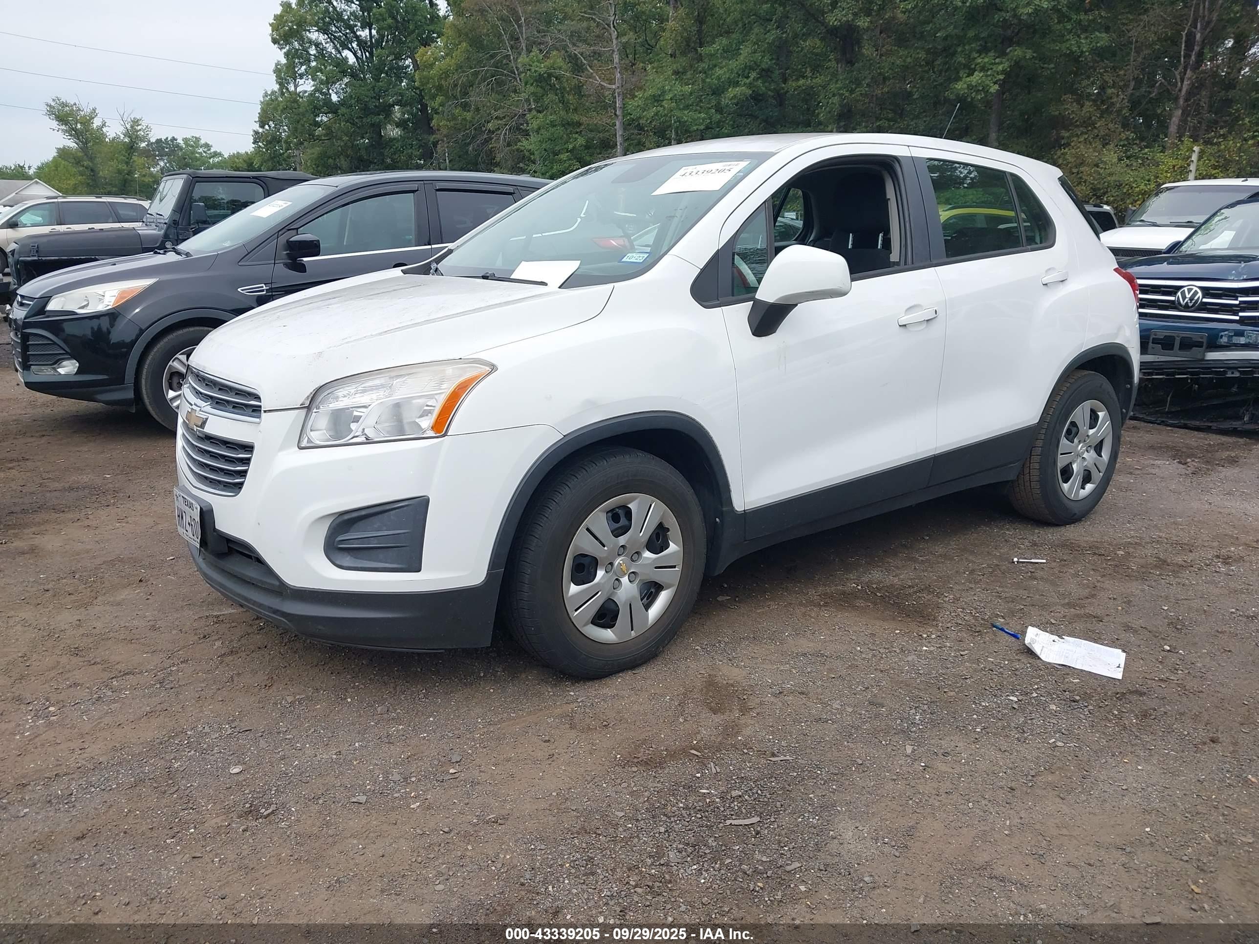 CHEVROLET TRAX image 2