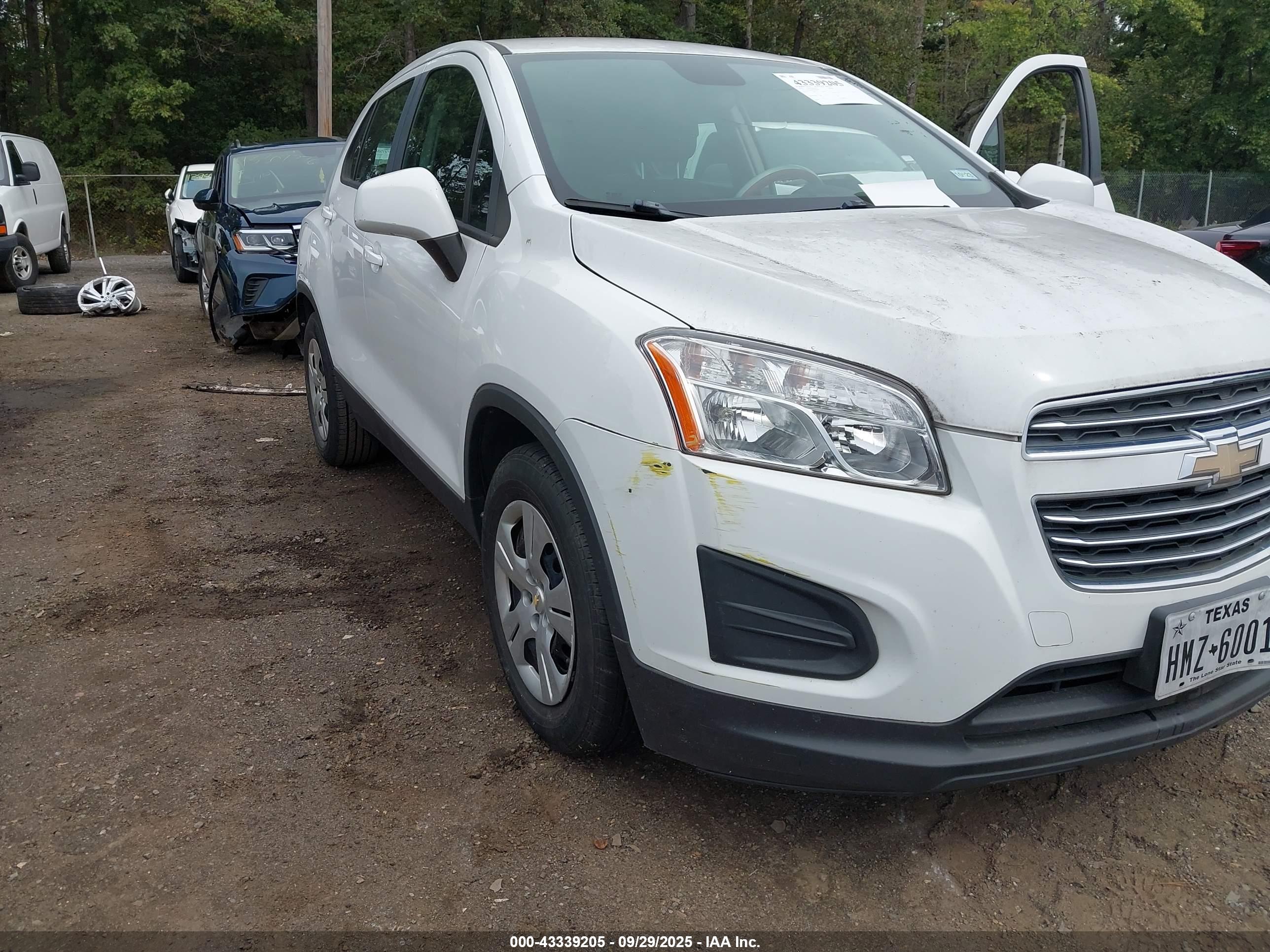 CHEVROLET TRAX image 6