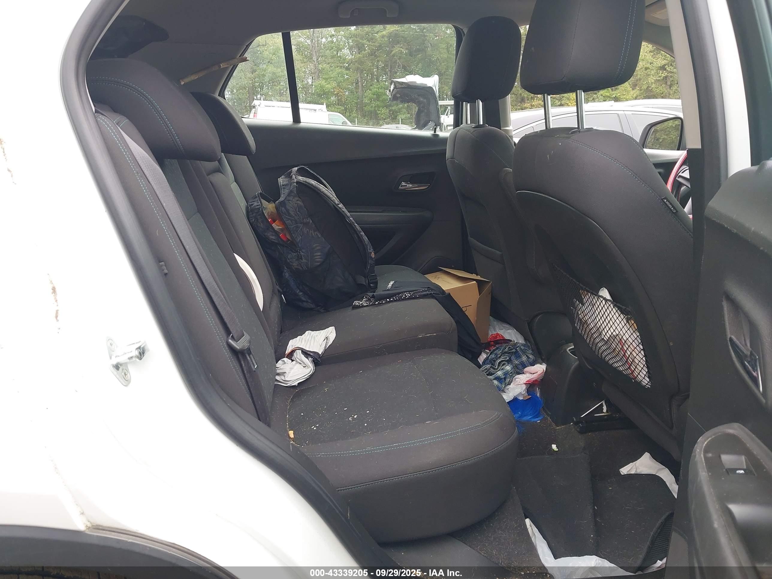 CHEVROLET TRAX image 8