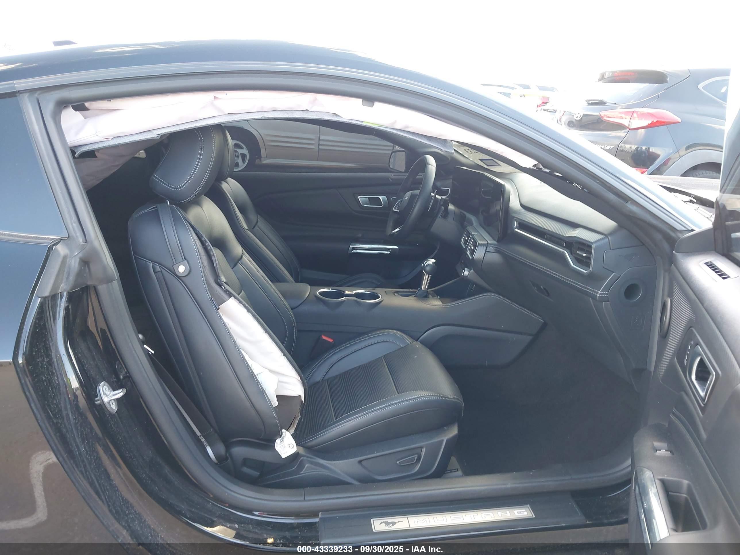 FORD MUSTANG image 5
