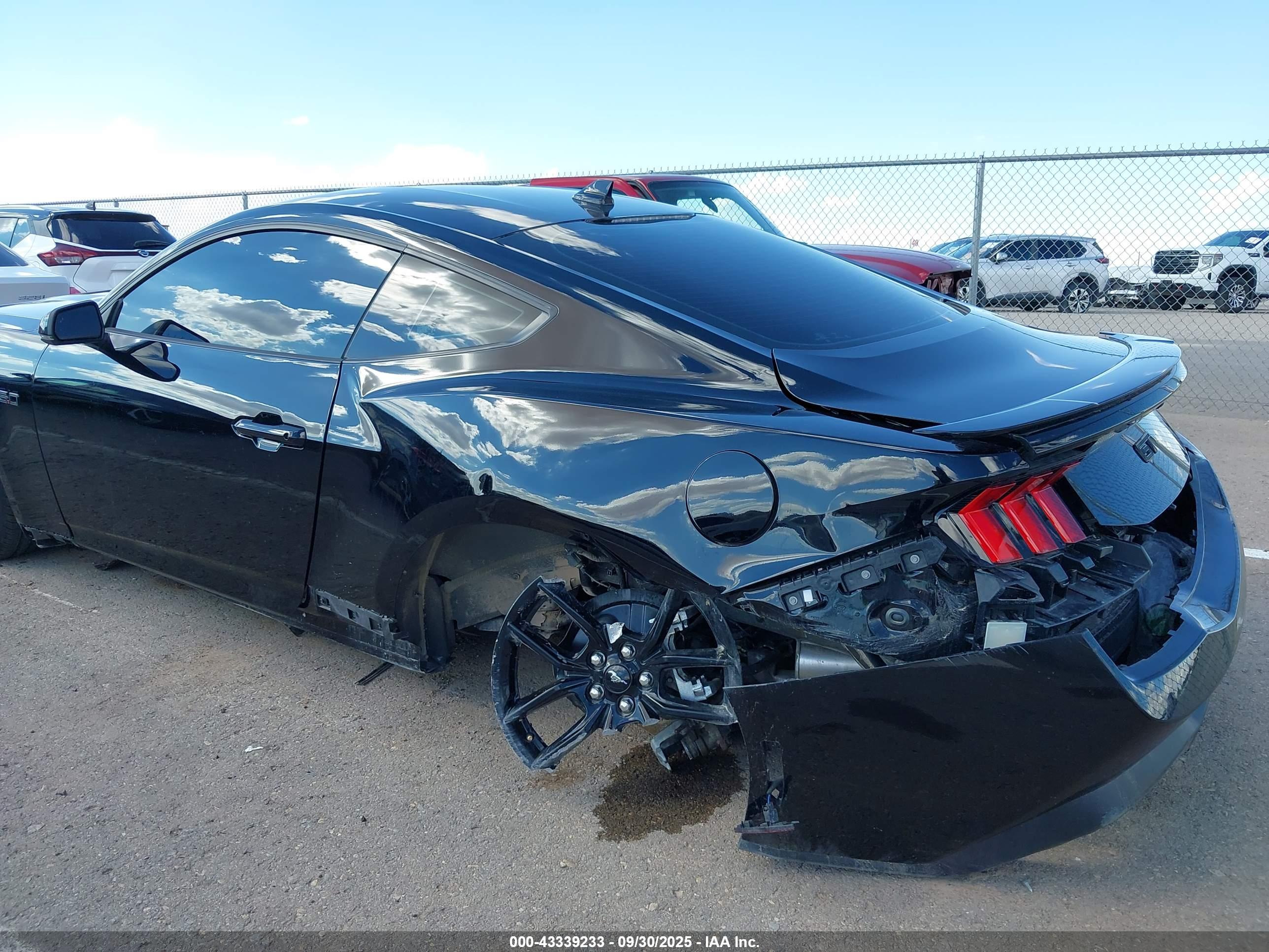 FORD MUSTANG image 6