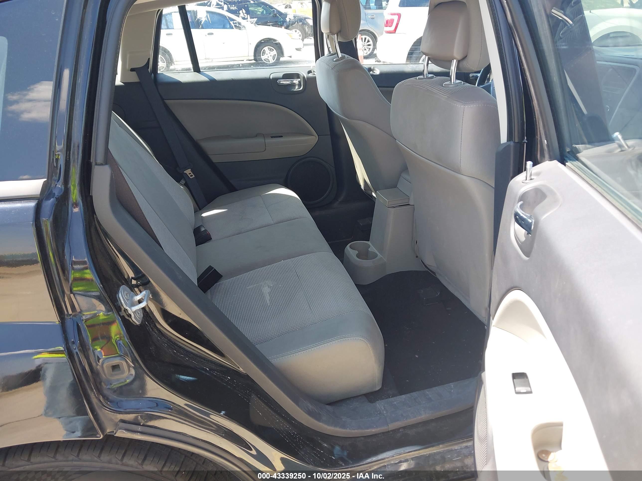 DODGE CALIBER image 8