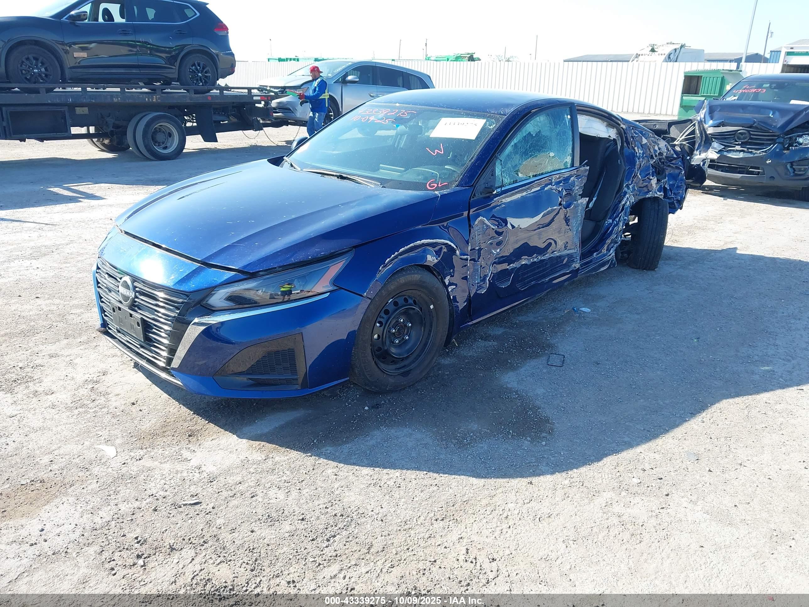 NISSAN ALTIMA image 2