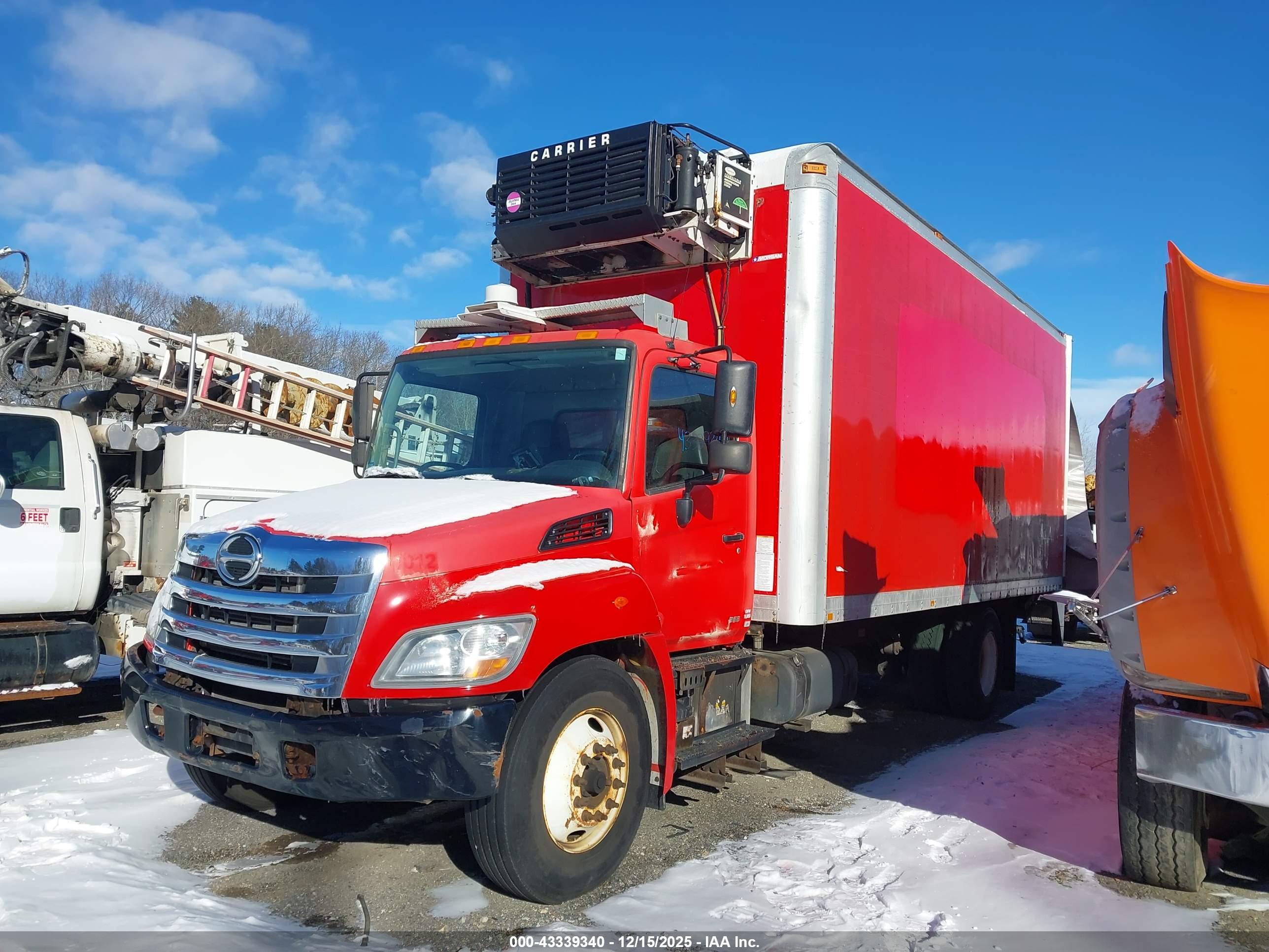 HINO 268 image 2