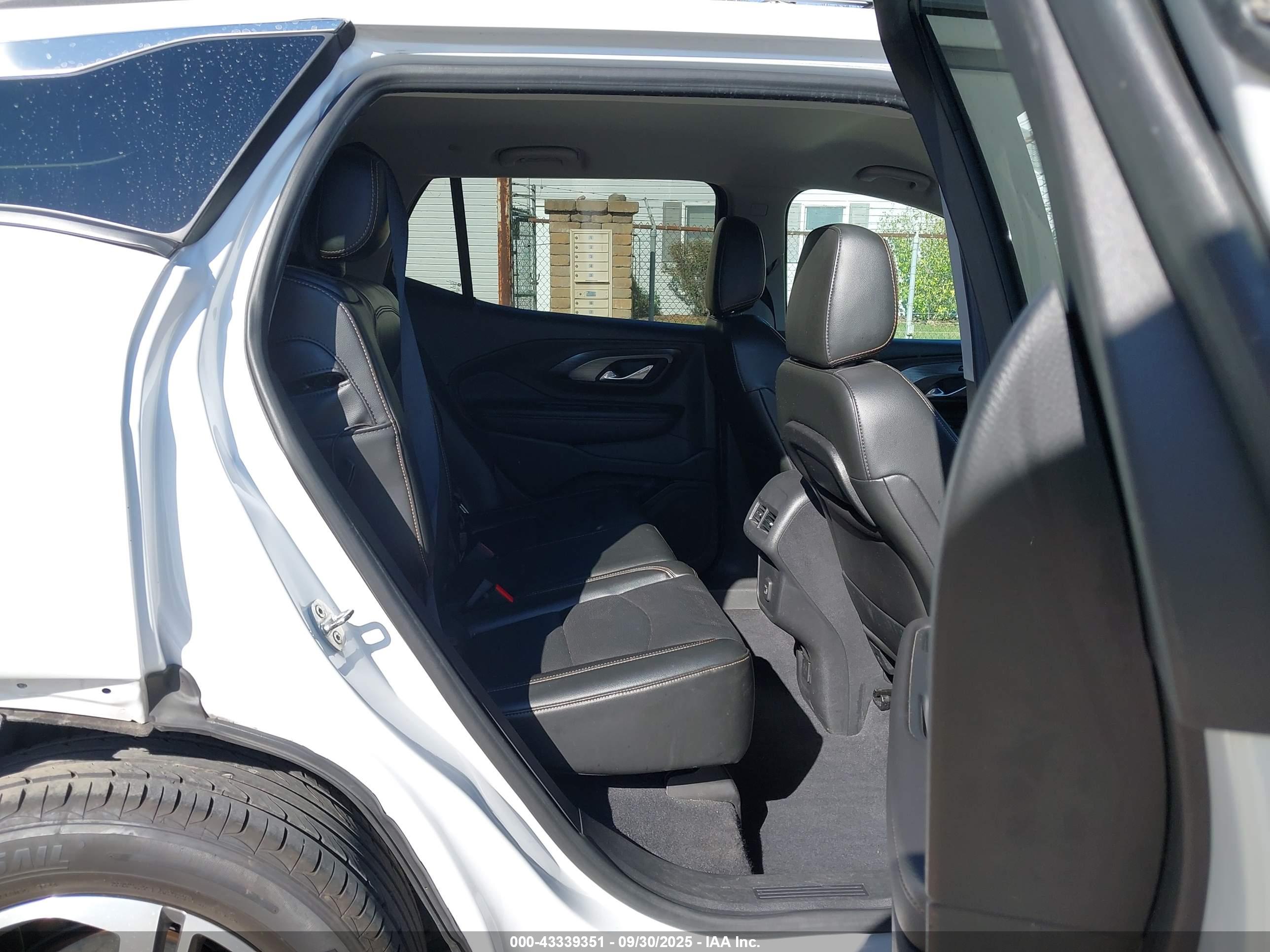 GMC TERRAIN image 8