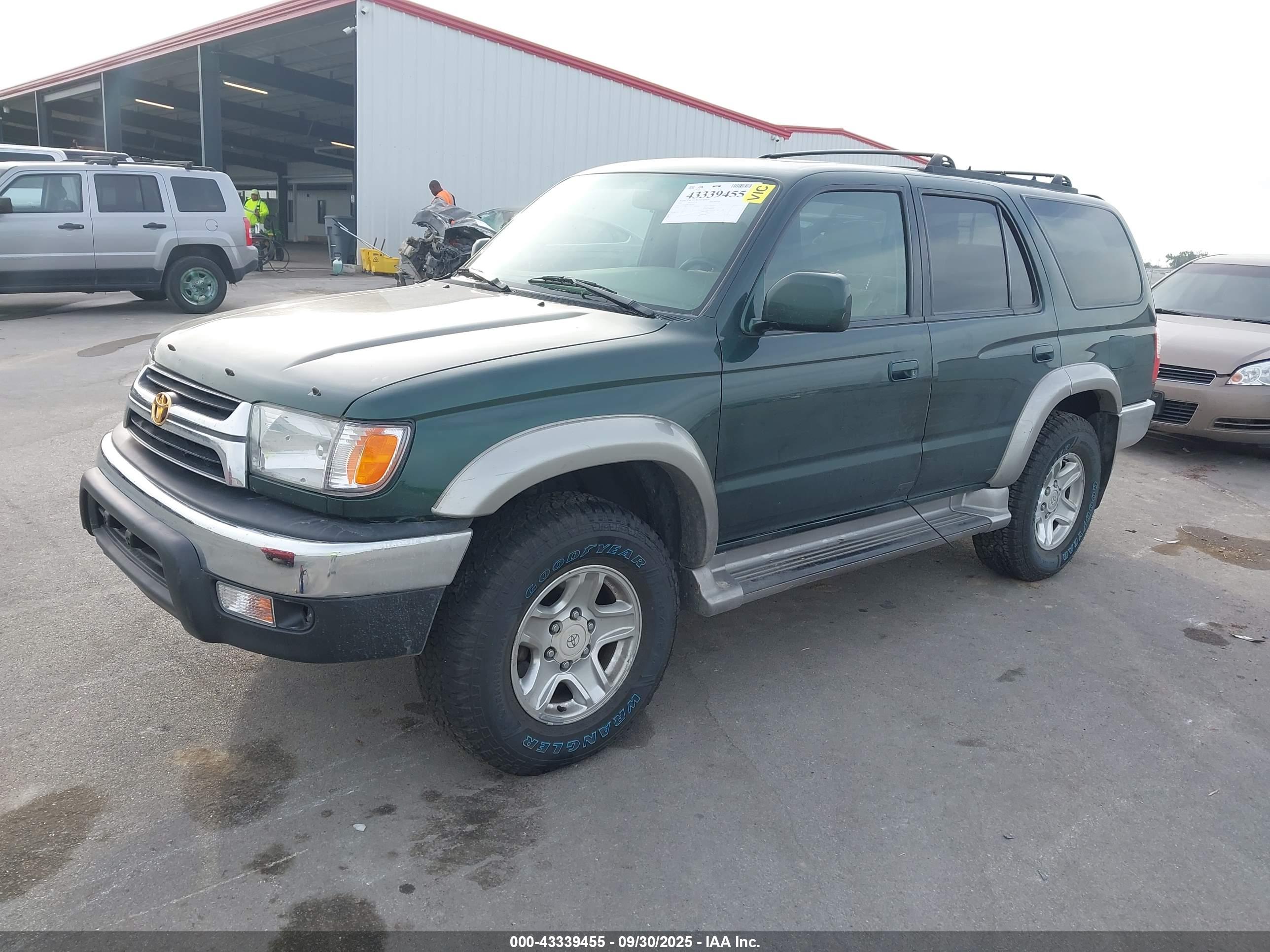 TOYOTA 4RUNNER image 2