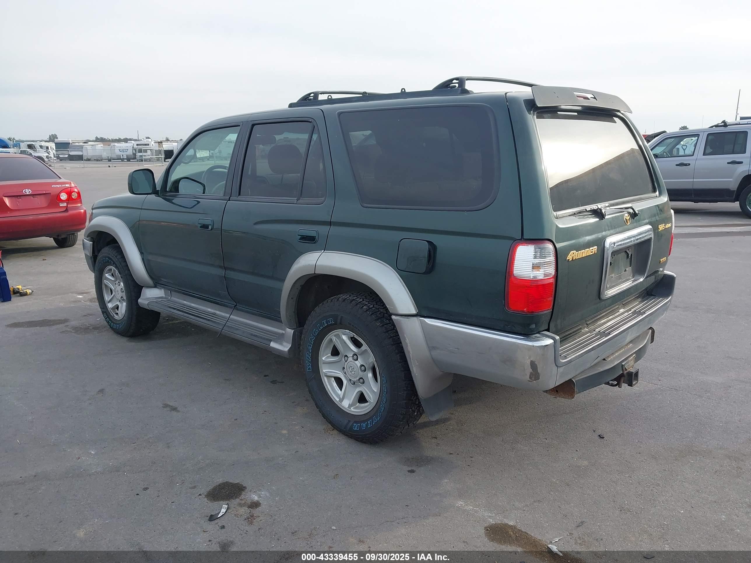 TOYOTA 4RUNNER image 3