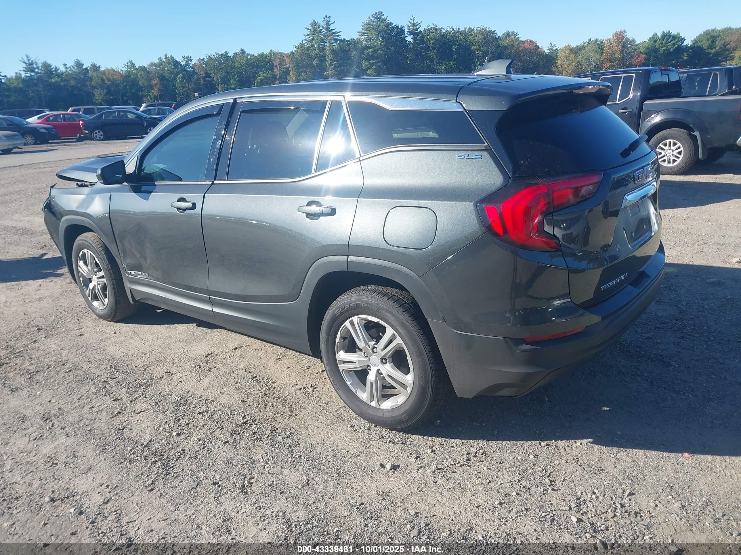 GMC TERRAIN image 3