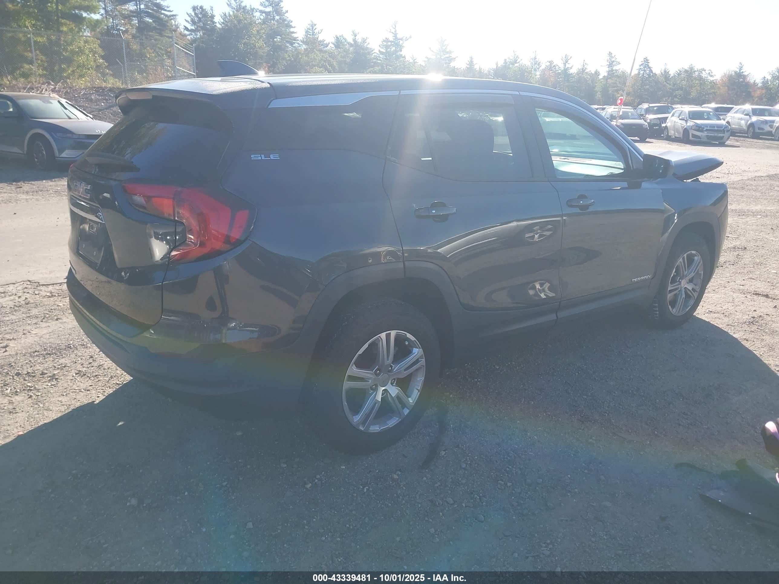 GMC TERRAIN image 4