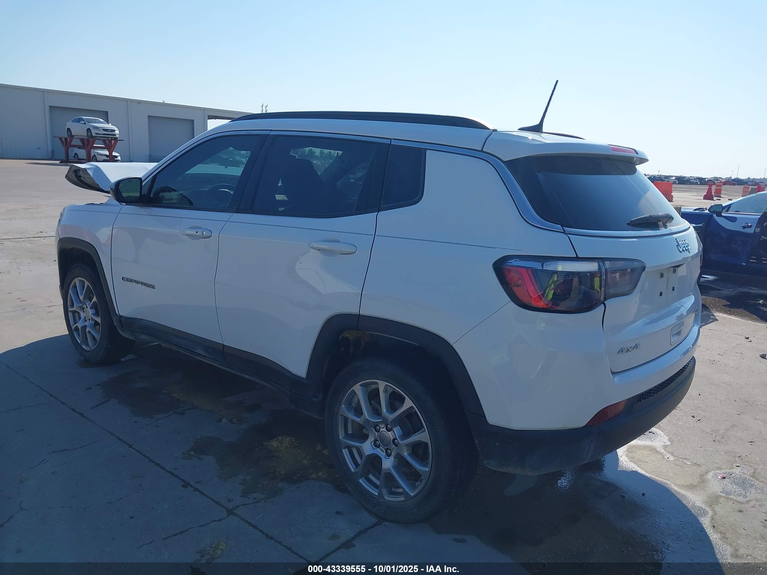 JEEP COMPASS image 3