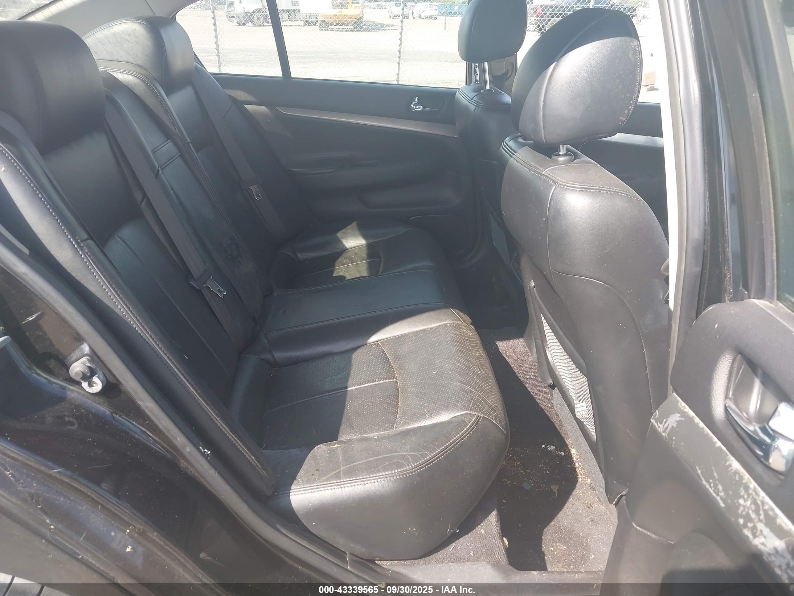 INFINITI G25X image 8