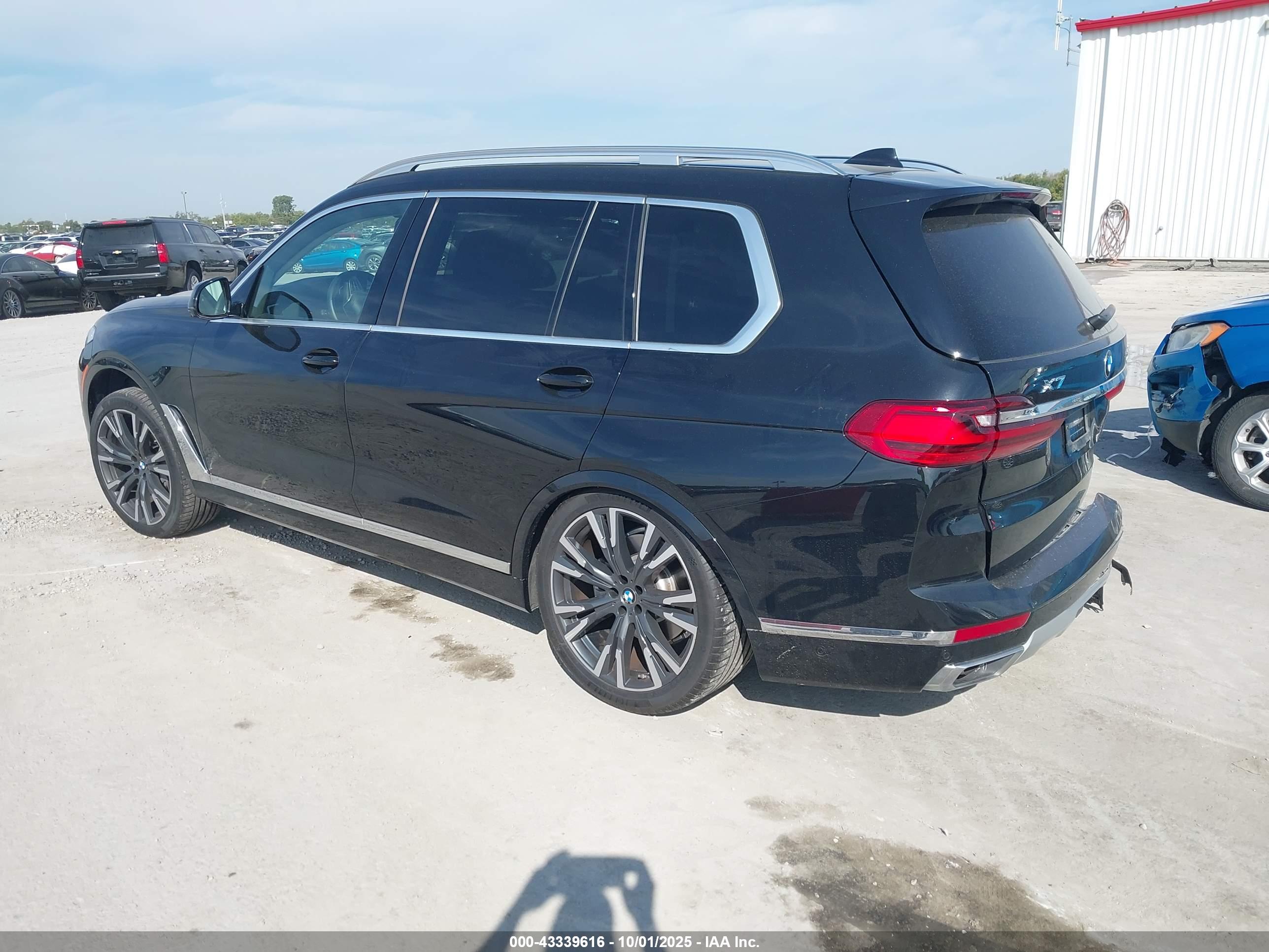 BMW X7 image 3