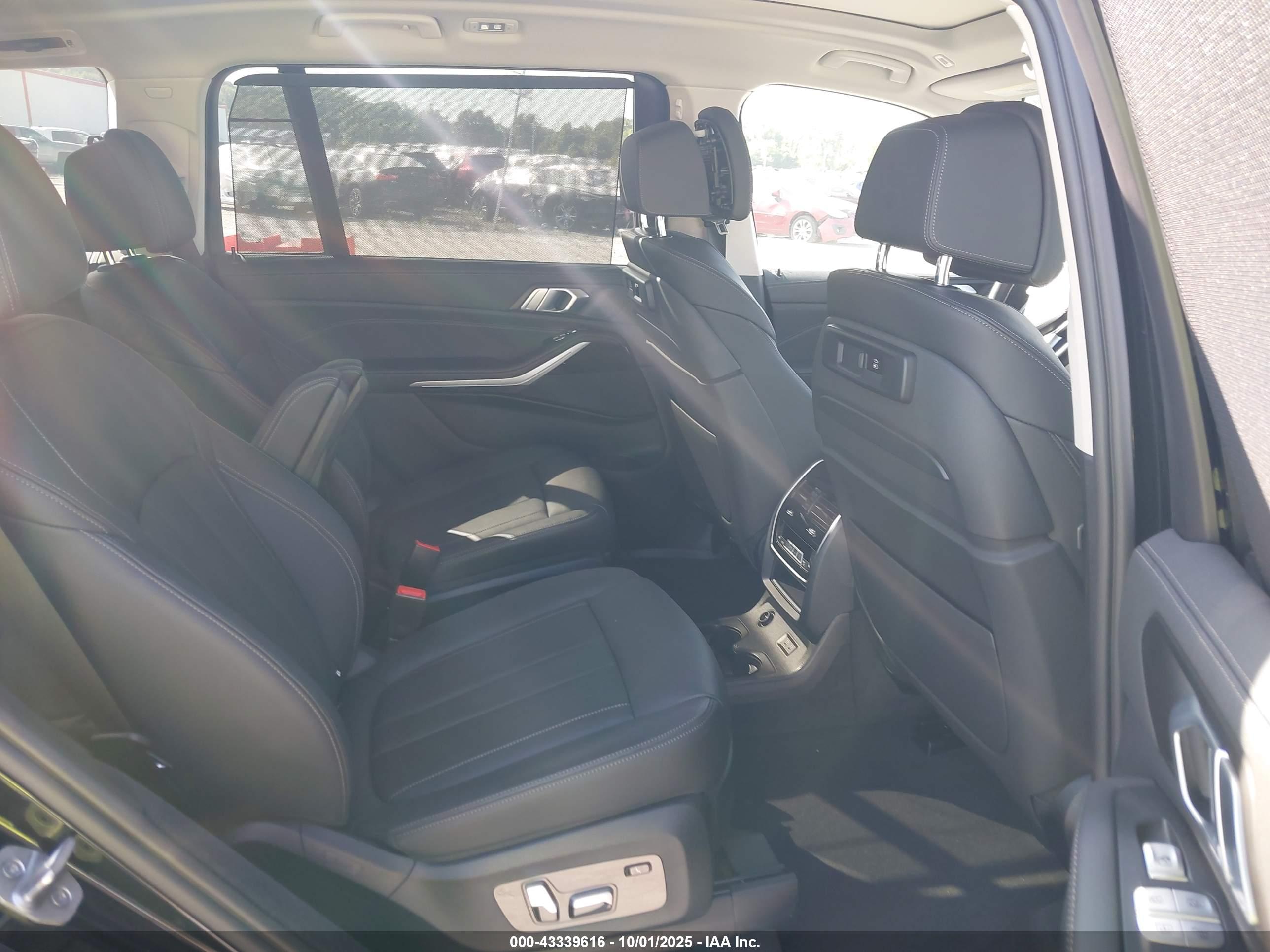 BMW X7 image 8