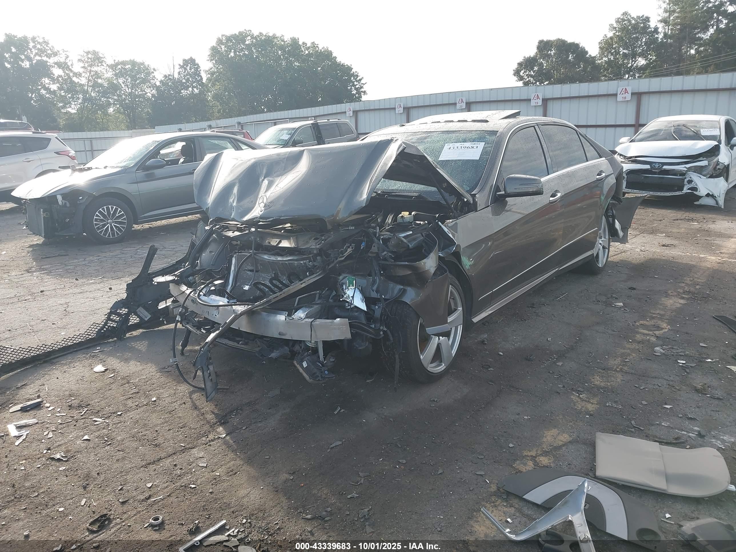 MERCEDES-BENZ E image 2