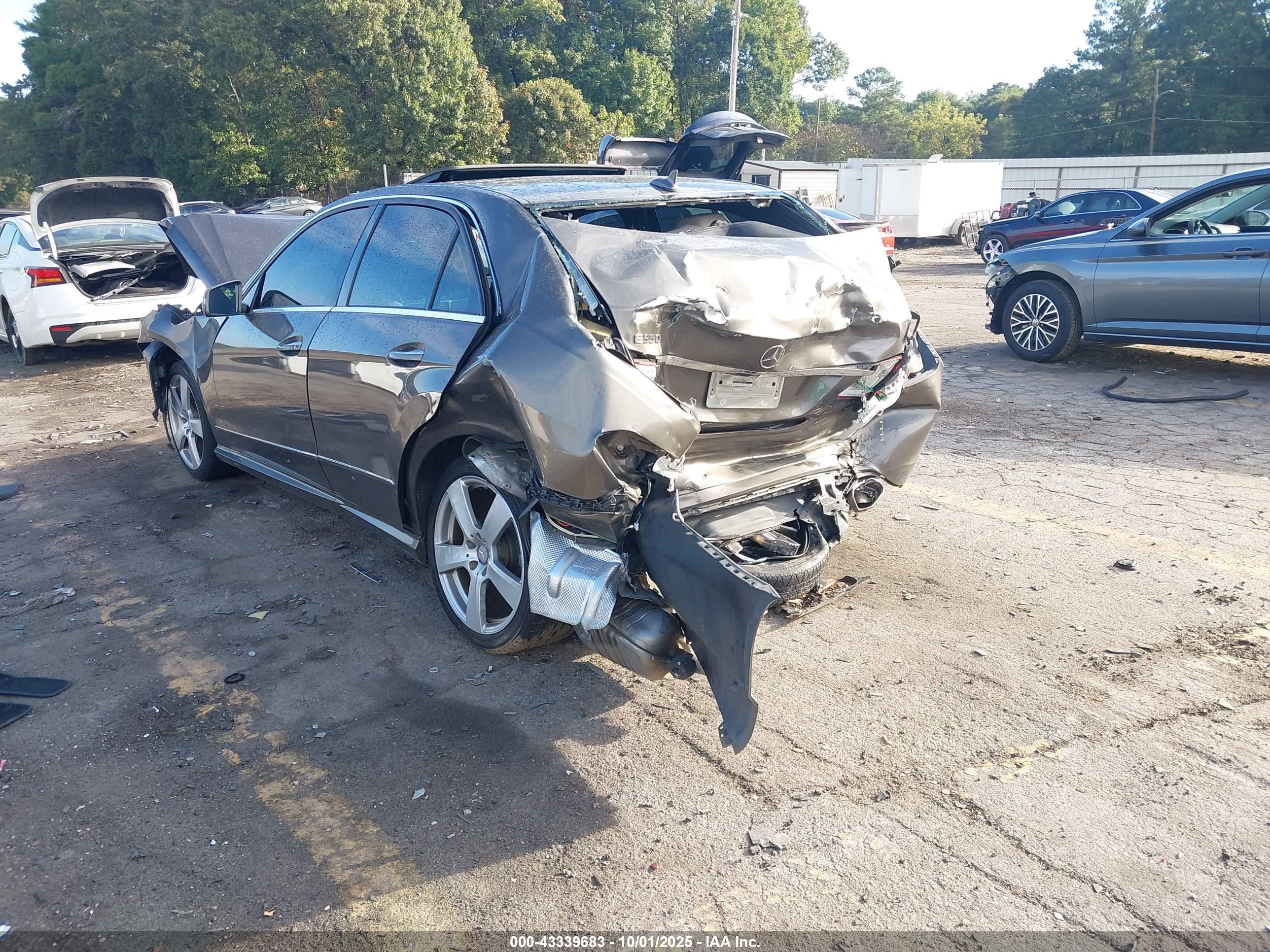 MERCEDES-BENZ E image 3