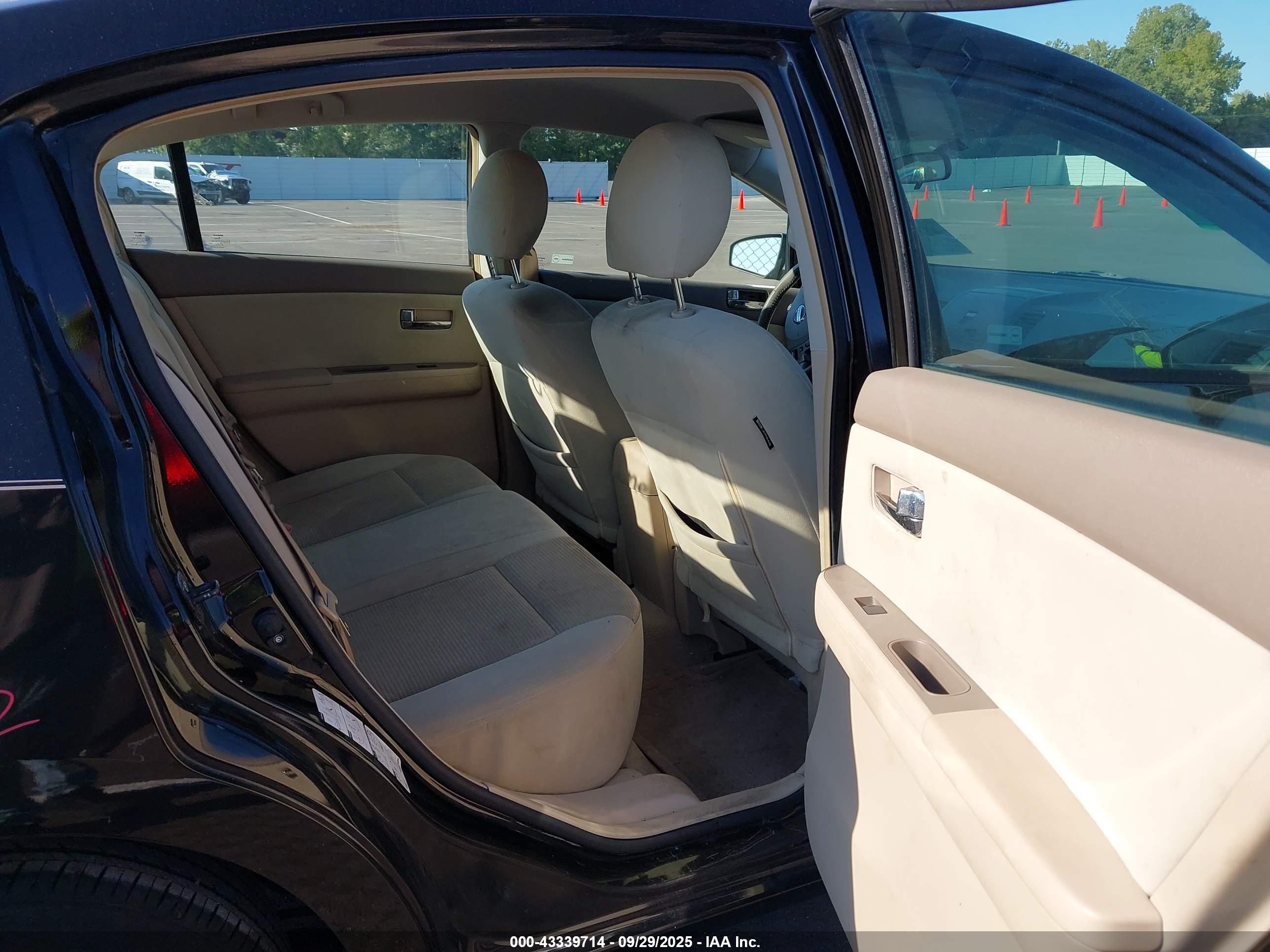 NISSAN SENTRA image 8