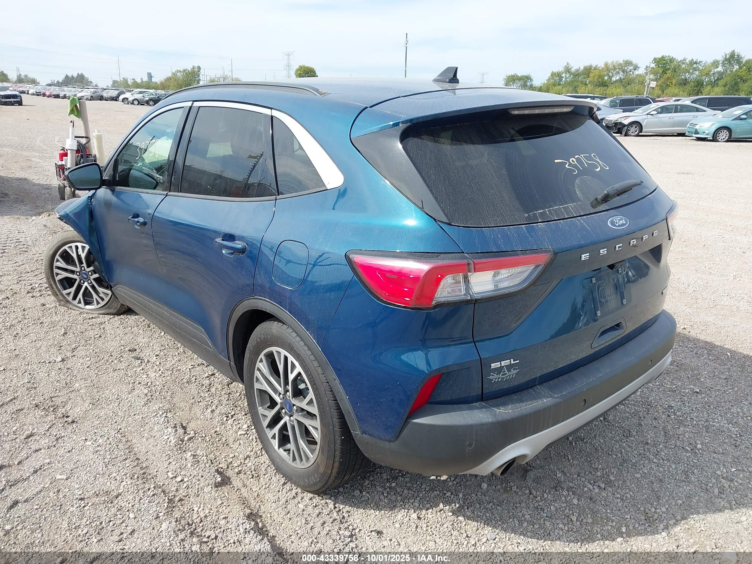 FORD ESCAPE image 3