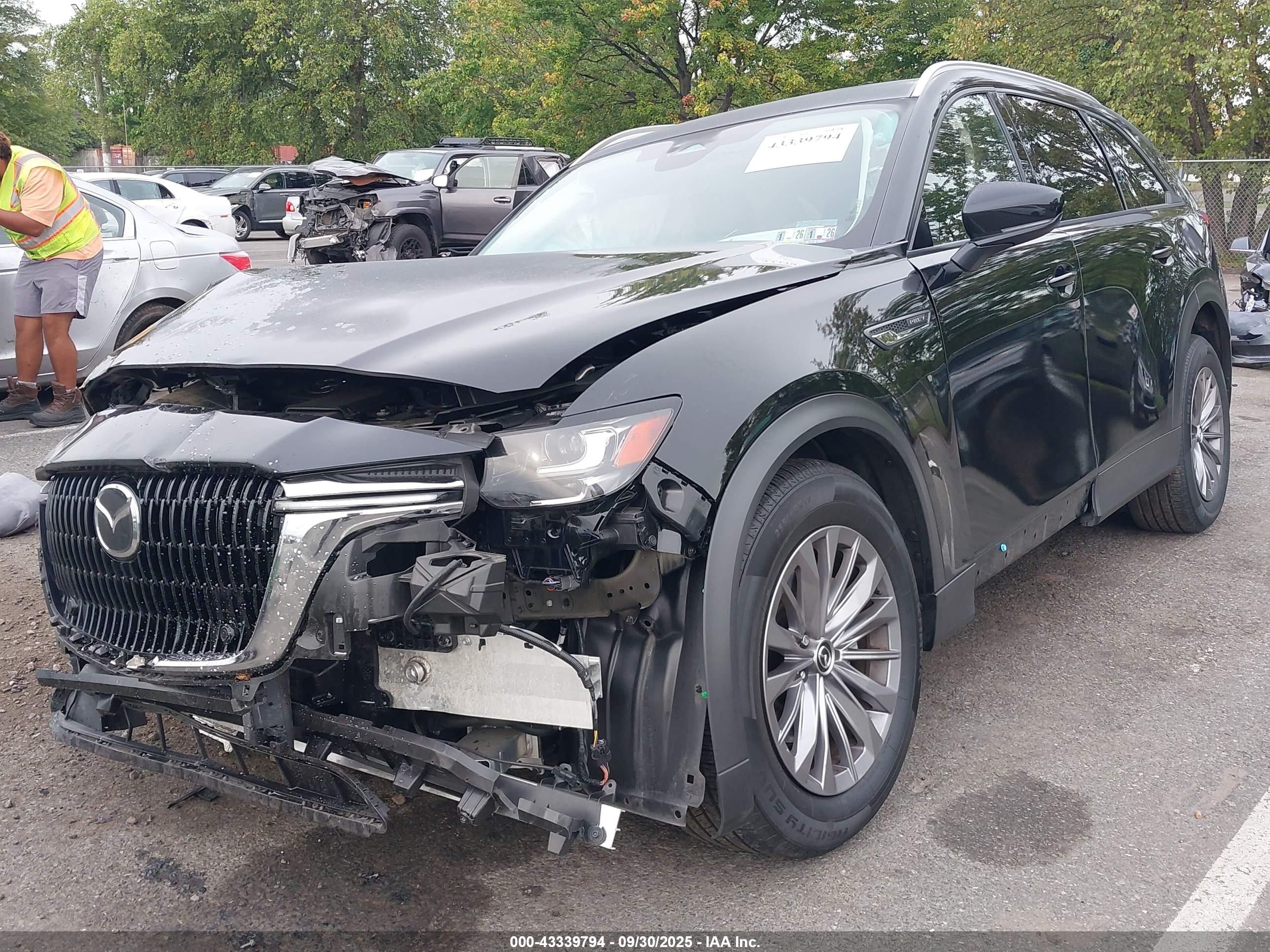 MAZDA CX-90 image 2