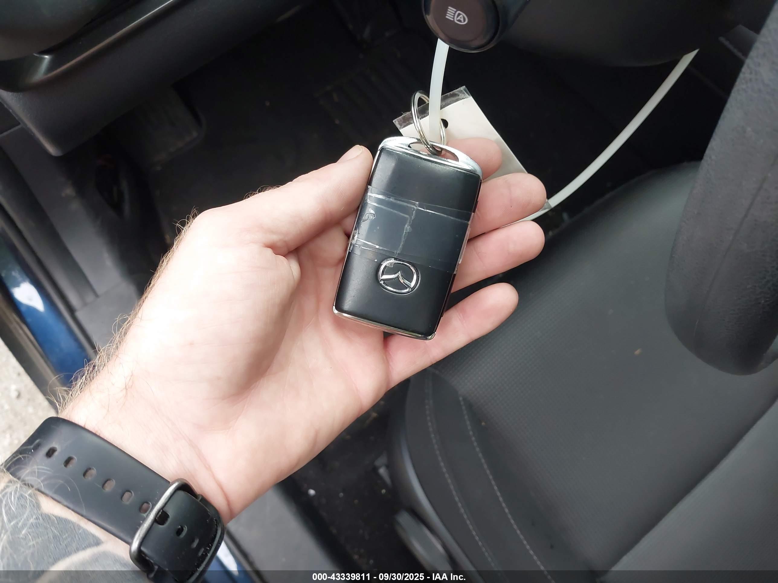 MAZDA CX-30 image 11