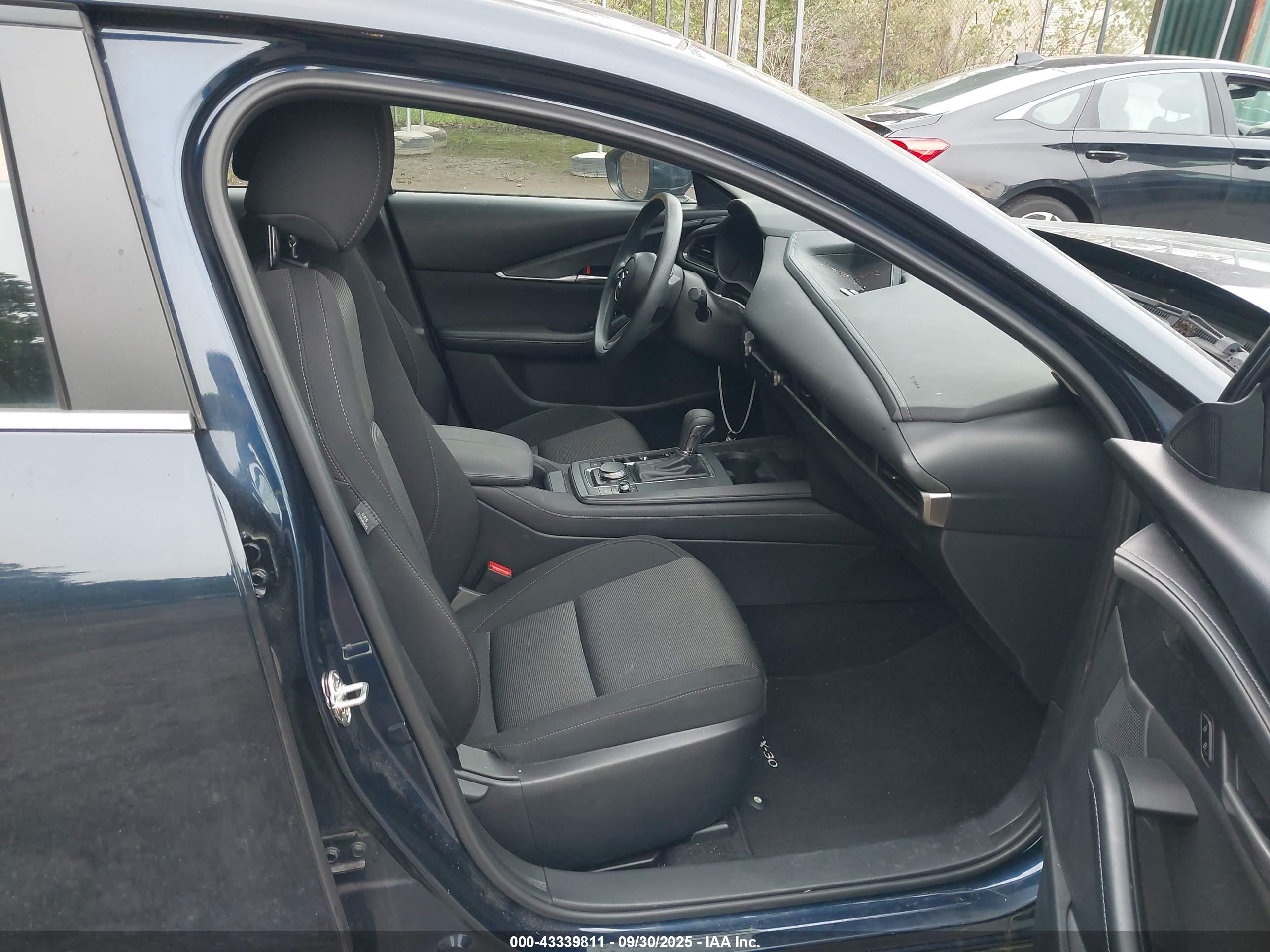 MAZDA CX-30 image 5