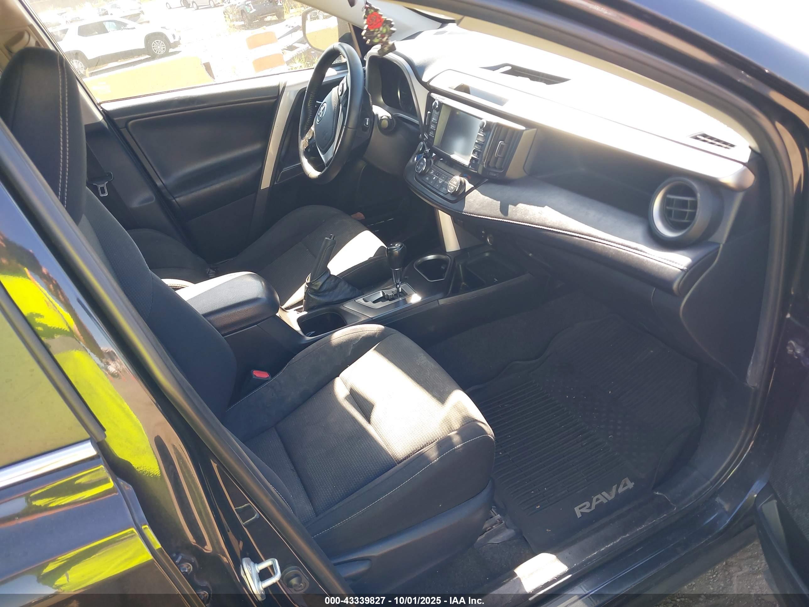 TOYOTA RAV4 image 5