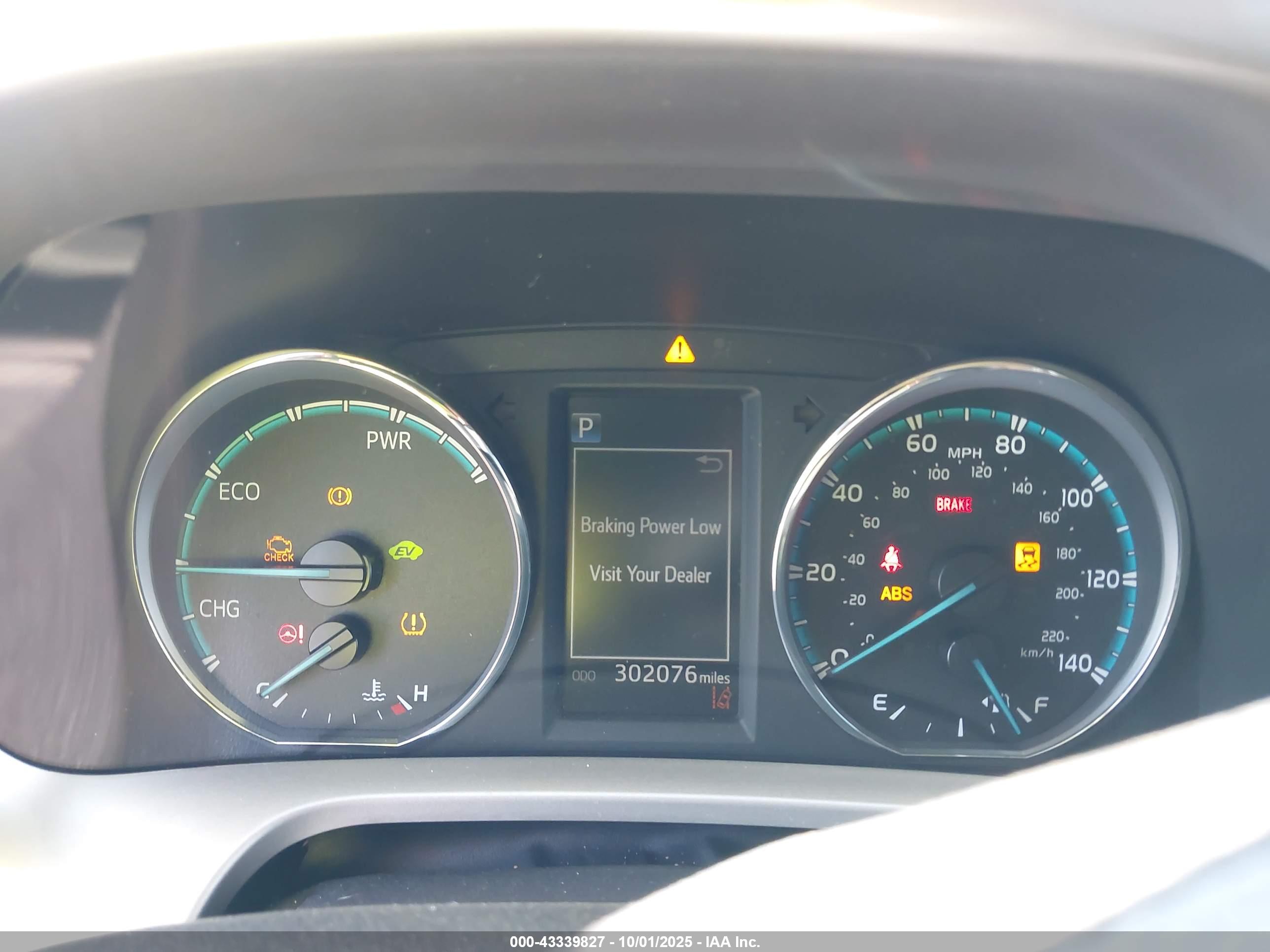 TOYOTA RAV4 image 7