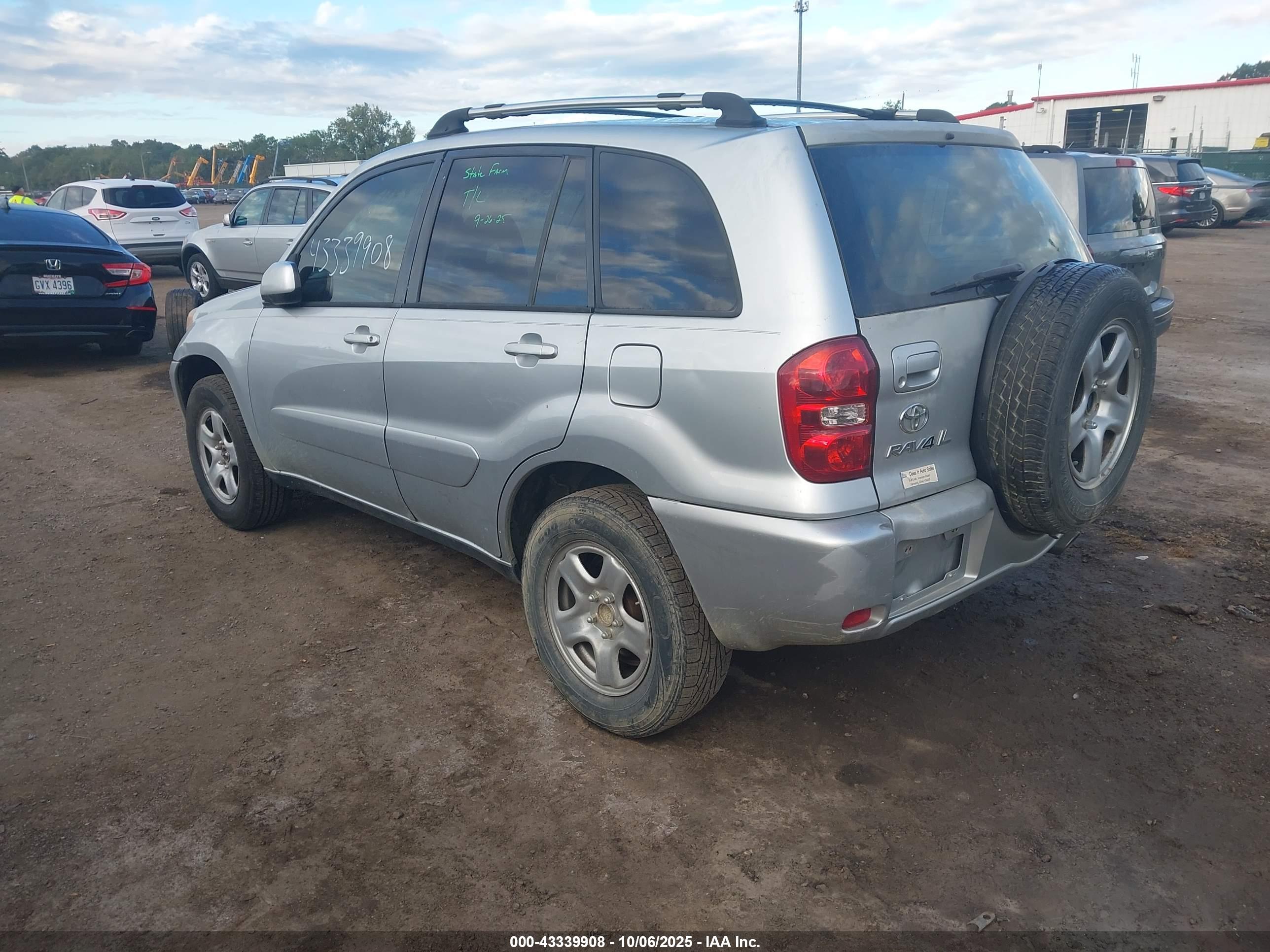 TOYOTA RAV4 image 3